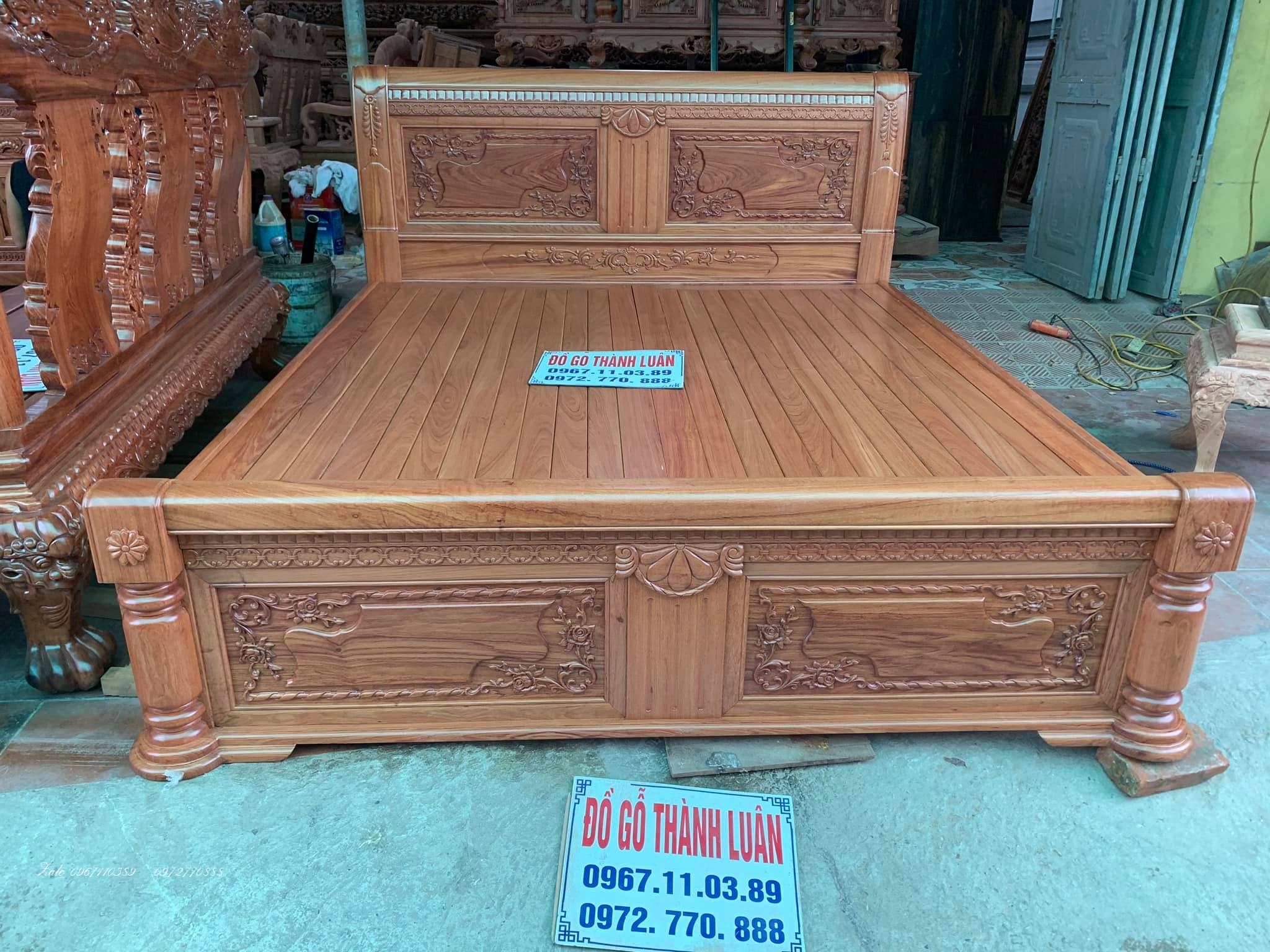 Bộ Bàn Ghế Minh Quốc Nghê cột 12 Chân 14.: