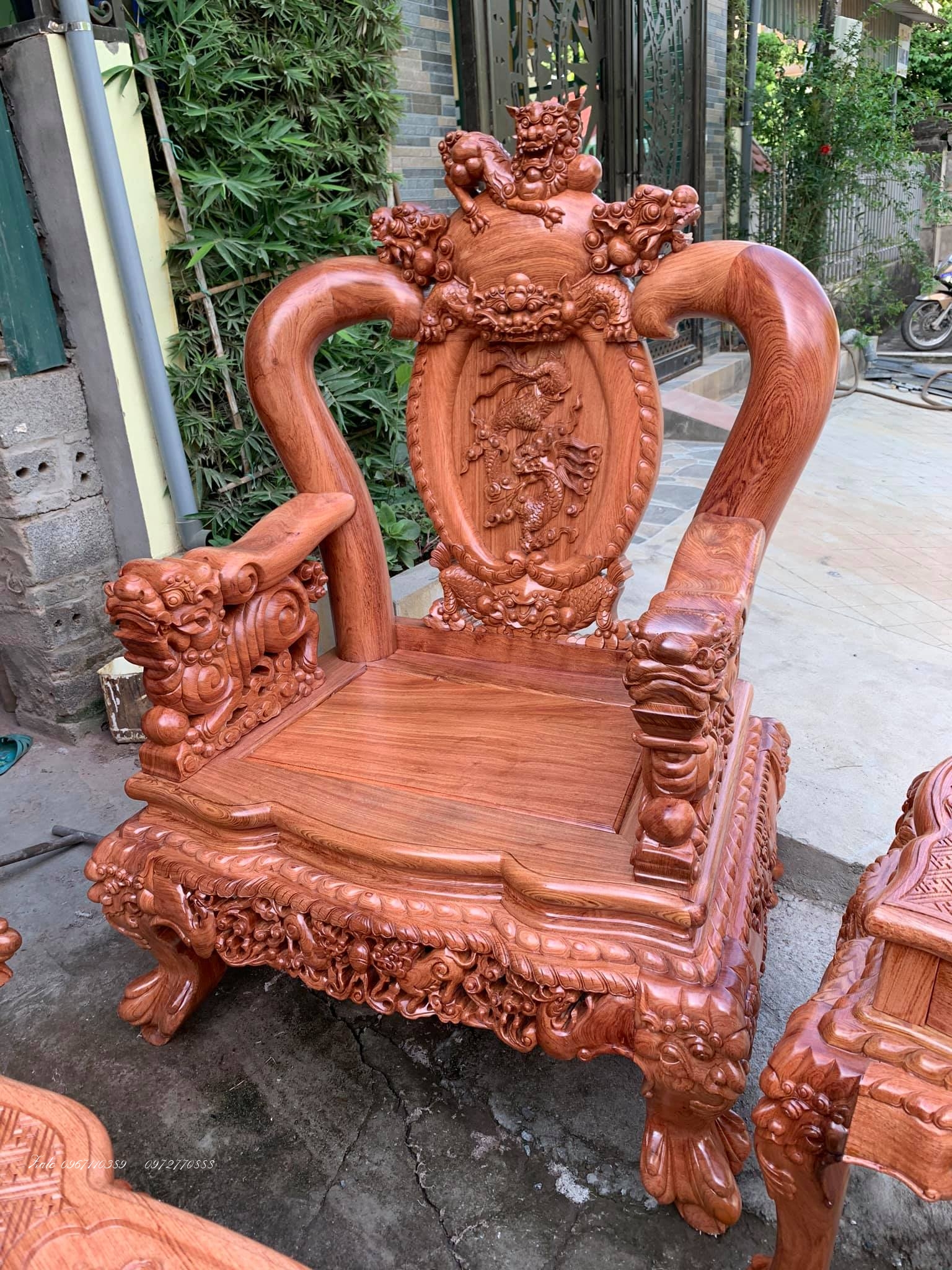 Bộ Ghế Nghê Bảo Đỉnh Gỗ Hương Đá Cột 12 Chân 14 Hàng Víp Giá Bình Dân