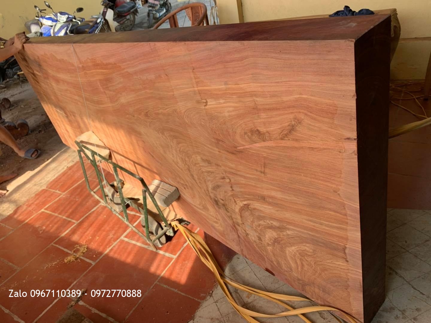 Bộ Bàn Ghế Tần Thuỷ Hoàng Gỗ Hương Đá Cột 12 Gồm 6 Món: