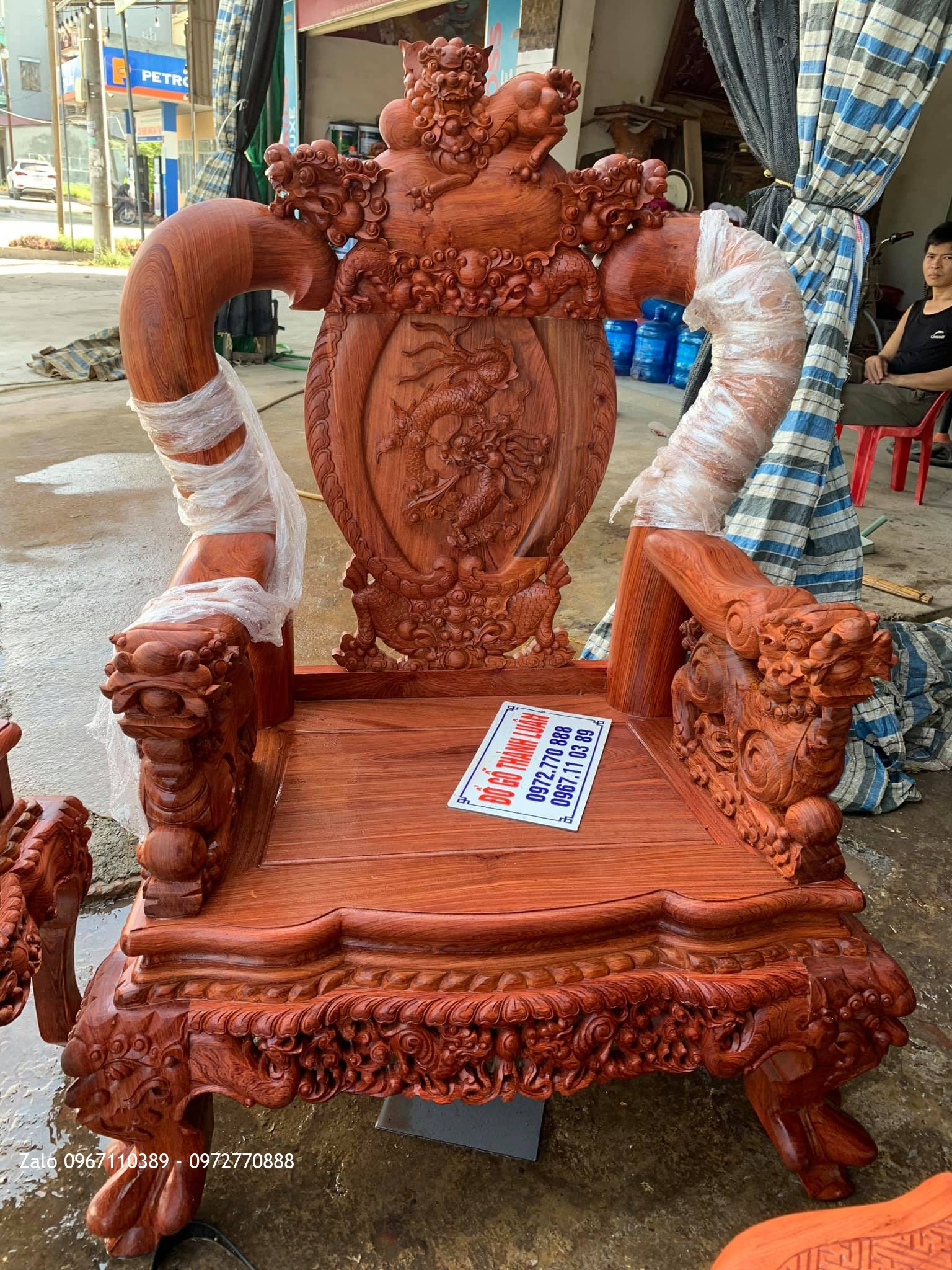 Nghê Bảo Đỉnh Cột 14 Chân 16 Gỗ Hương Đá Siêu Víp Gồm 6 Món: