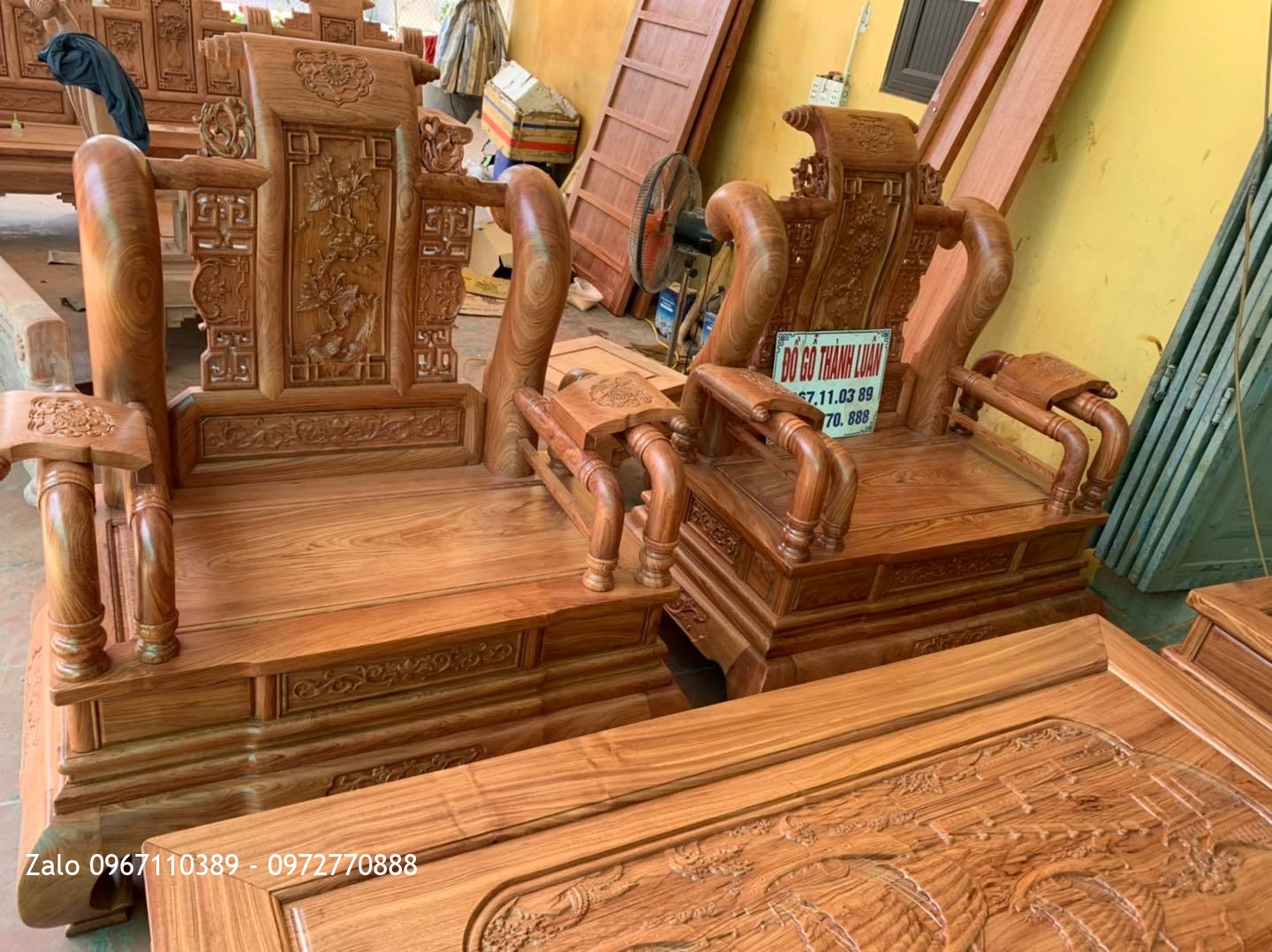 Bộ Bàn Ghế Tần Thuỷ Hoàng Cột 12 Gỗ Hương Đá