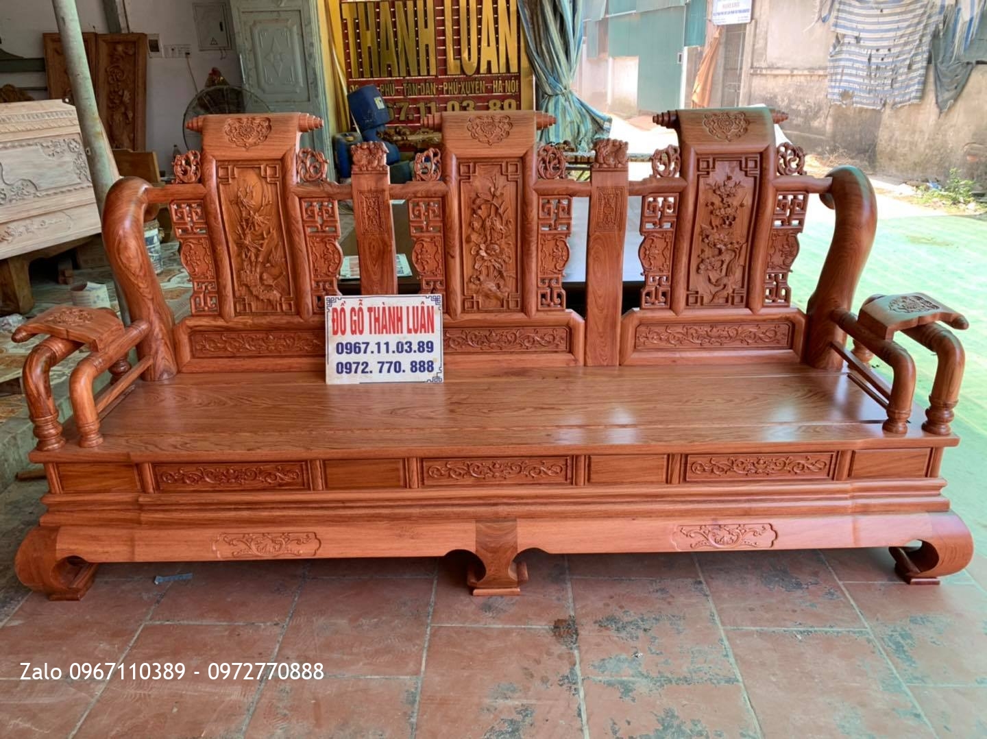 Bộ Bàn Ghế Tần Thuỷ Hoàng Cột 12 Gỗ Hương Đá: