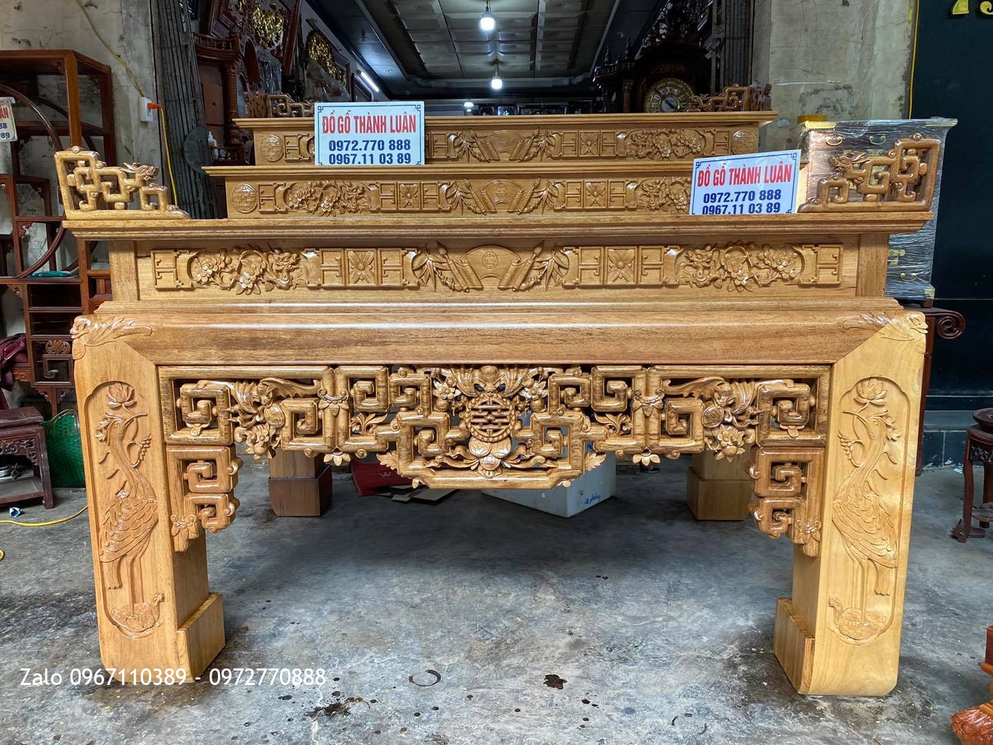 Bàn thờ tam cấp chân hạc gỗ gụ