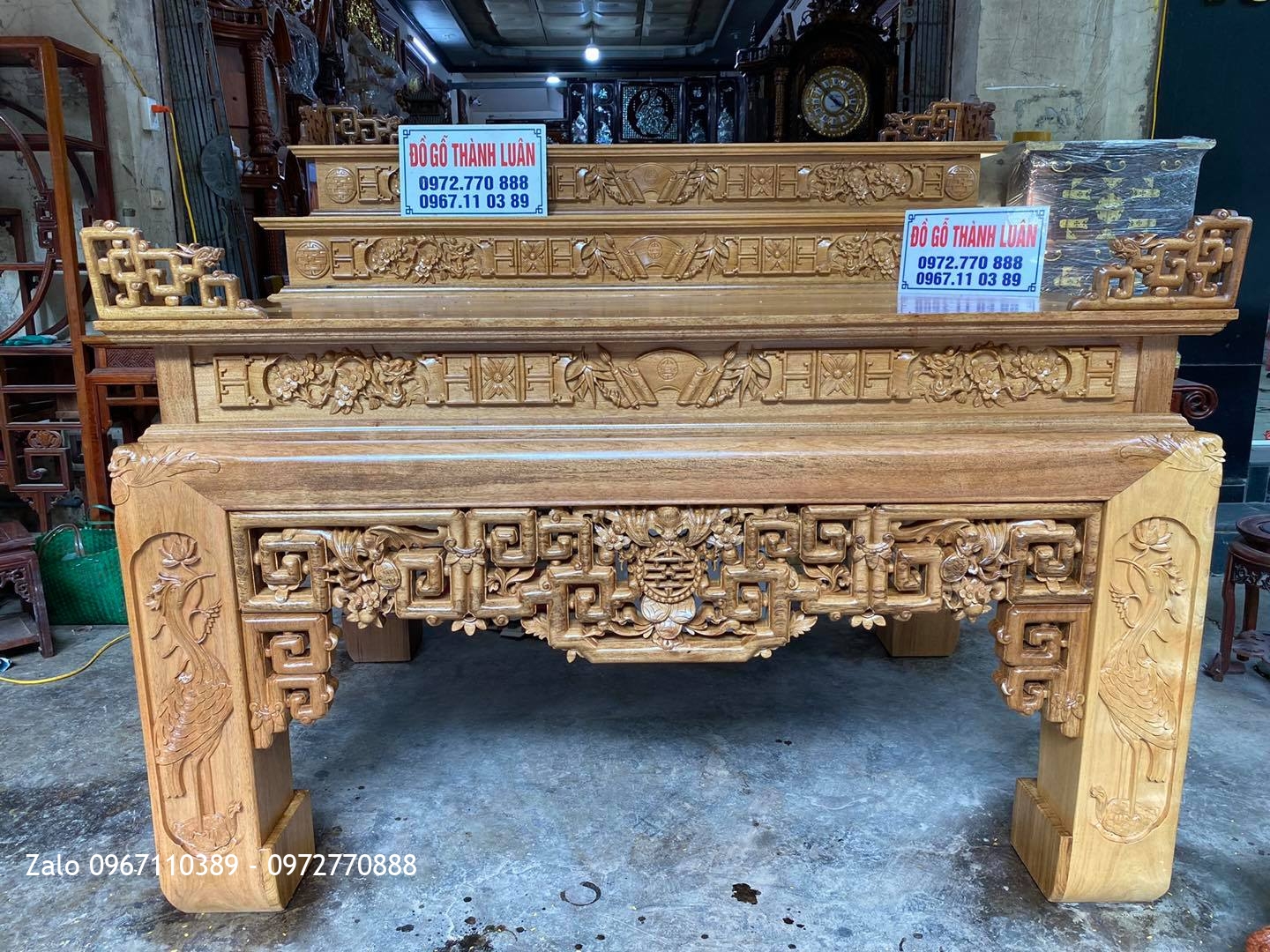 Bàn thờ tam cấp chân hạc gỗ gụ -