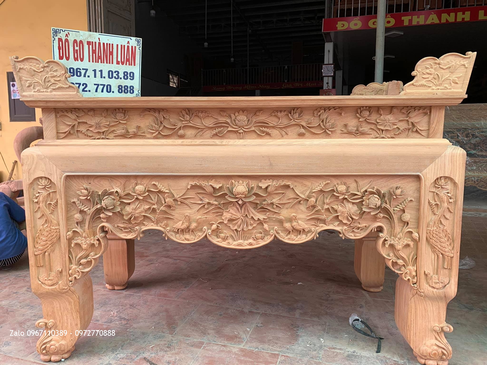 ÁN GIANG THỜ ĐỤC SEN CÒ (Gia Đình Thuỷ Tộc).