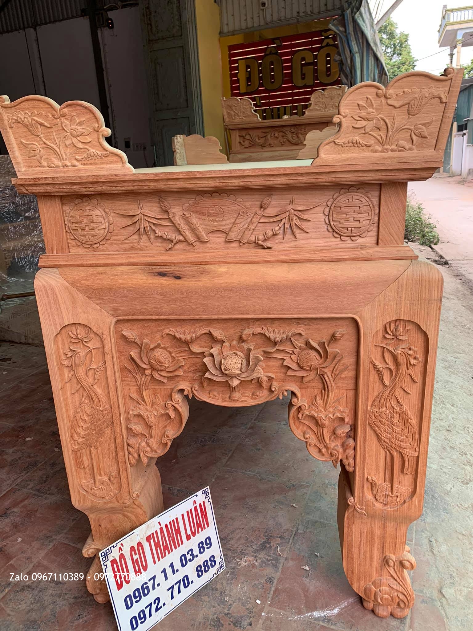 ÁN GIANG THỜ ĐỤC SEN CÒ (Gia Đình Thuỷ Tộc):