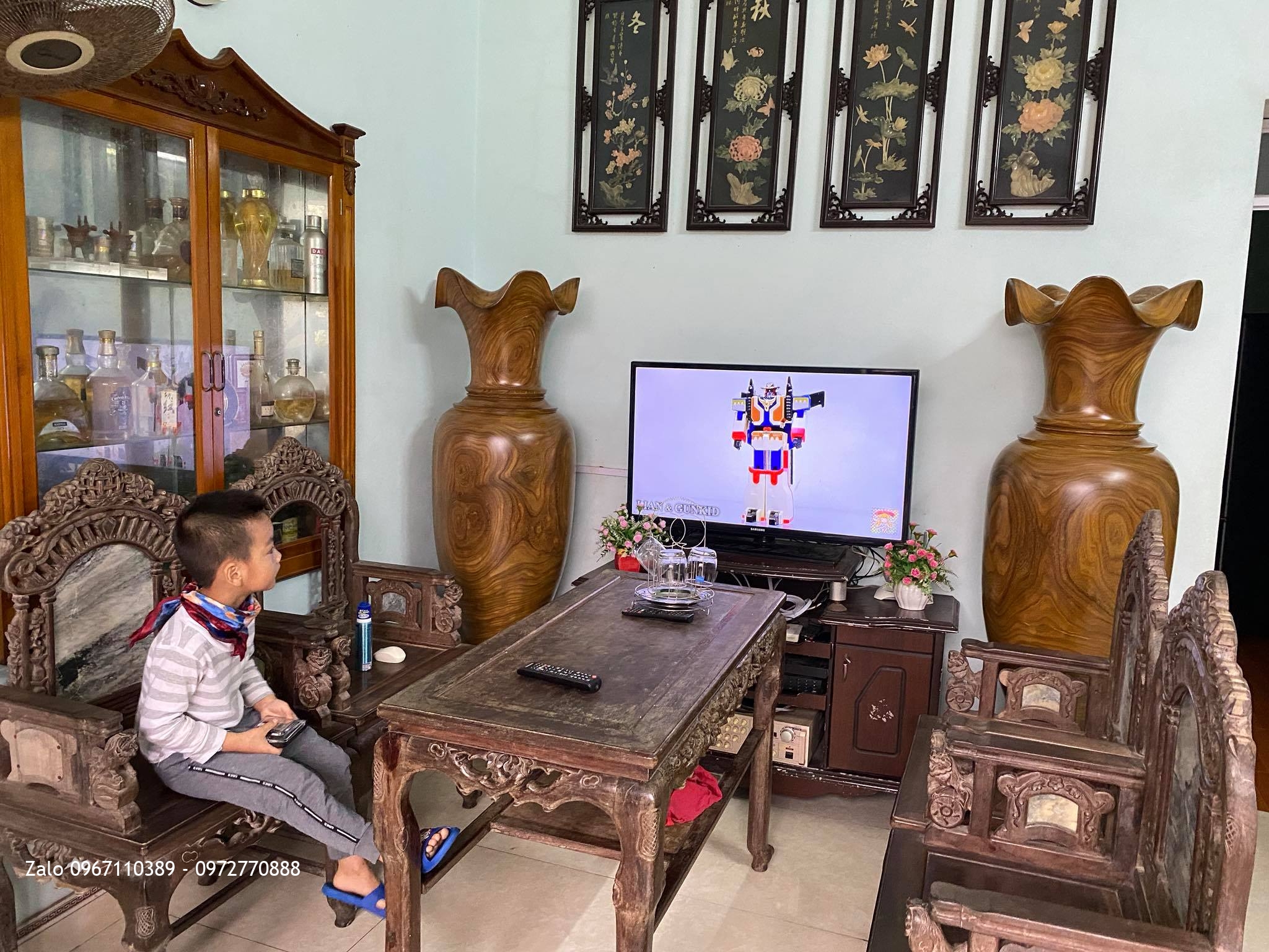 Lọ Lộc bình liền khối gỗ Cẩm vàng.