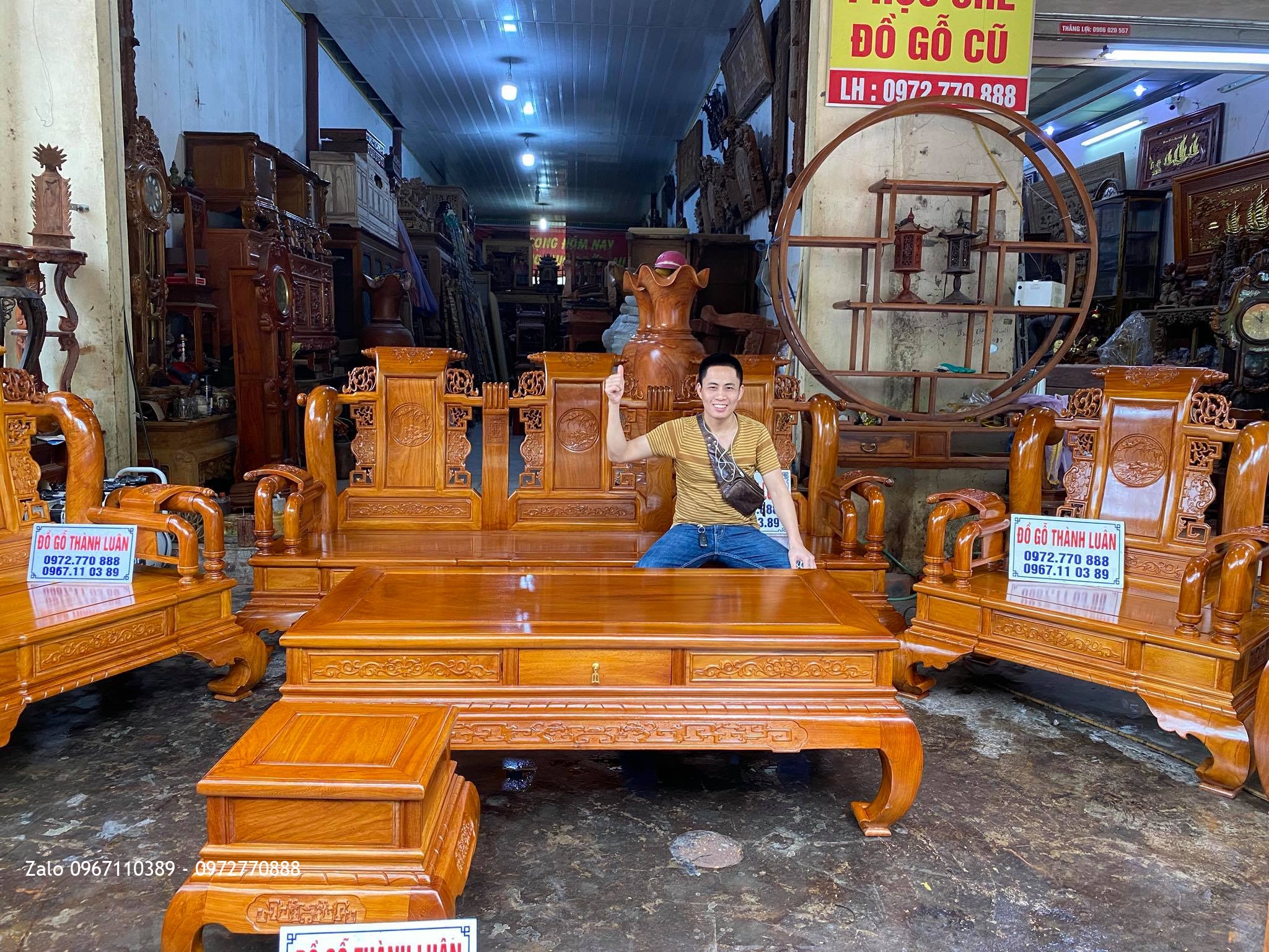 Bộ Bàn Ghế Tần Thuỷ Hoàng Cột Liền Gỗ Gõ Đỏ. Anh Phương ở Hải Phòng