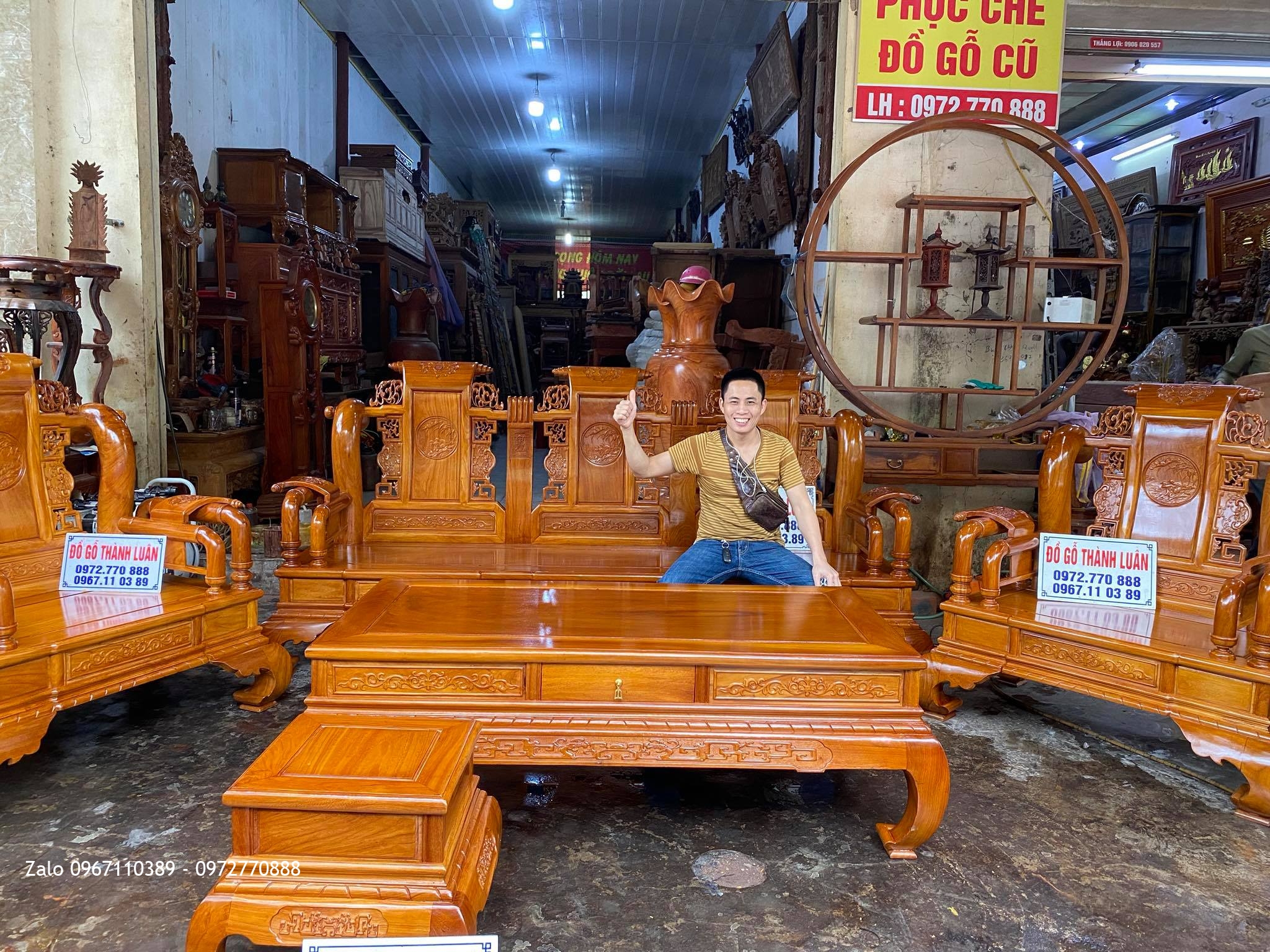 Bộ Bàn Ghế Tần Thuỷ Hoàng Cột Liền Gỗ Gõ Đỏ. Anh Phương ở Hải Phòng,