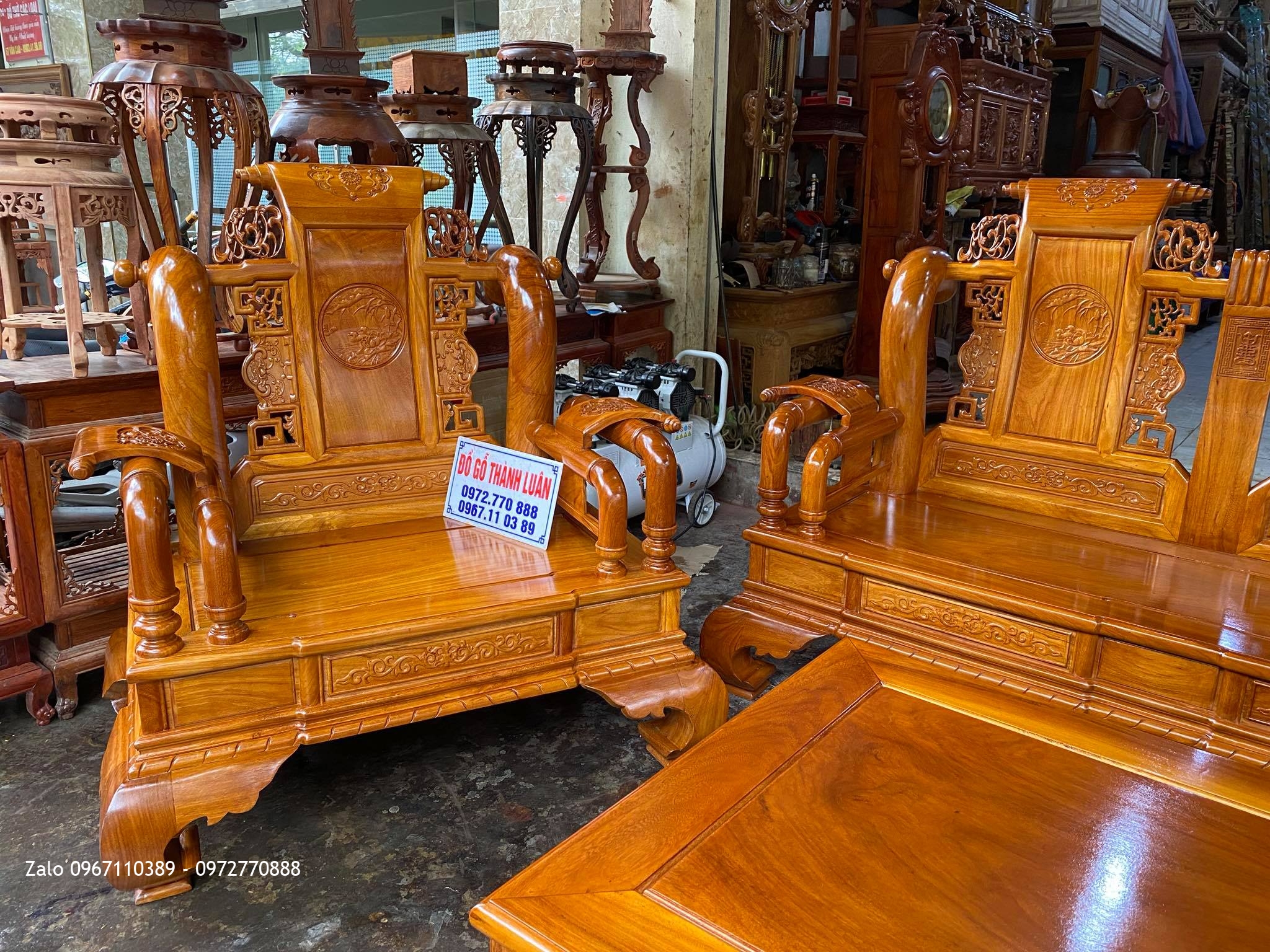 Bộ Bàn Ghế Tần Thuỷ Hoàng Cột Liền Gỗ Gõ Đỏ. Anh Phương ở Hải Phòng,.