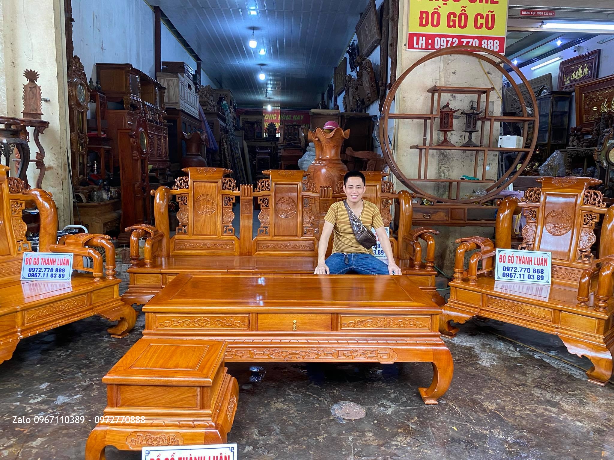 Bộ Bàn Ghế Tần Thuỷ Hoàng Cột Liền Gỗ Gõ Đỏ. Anh Phương ở Hải Phòng,