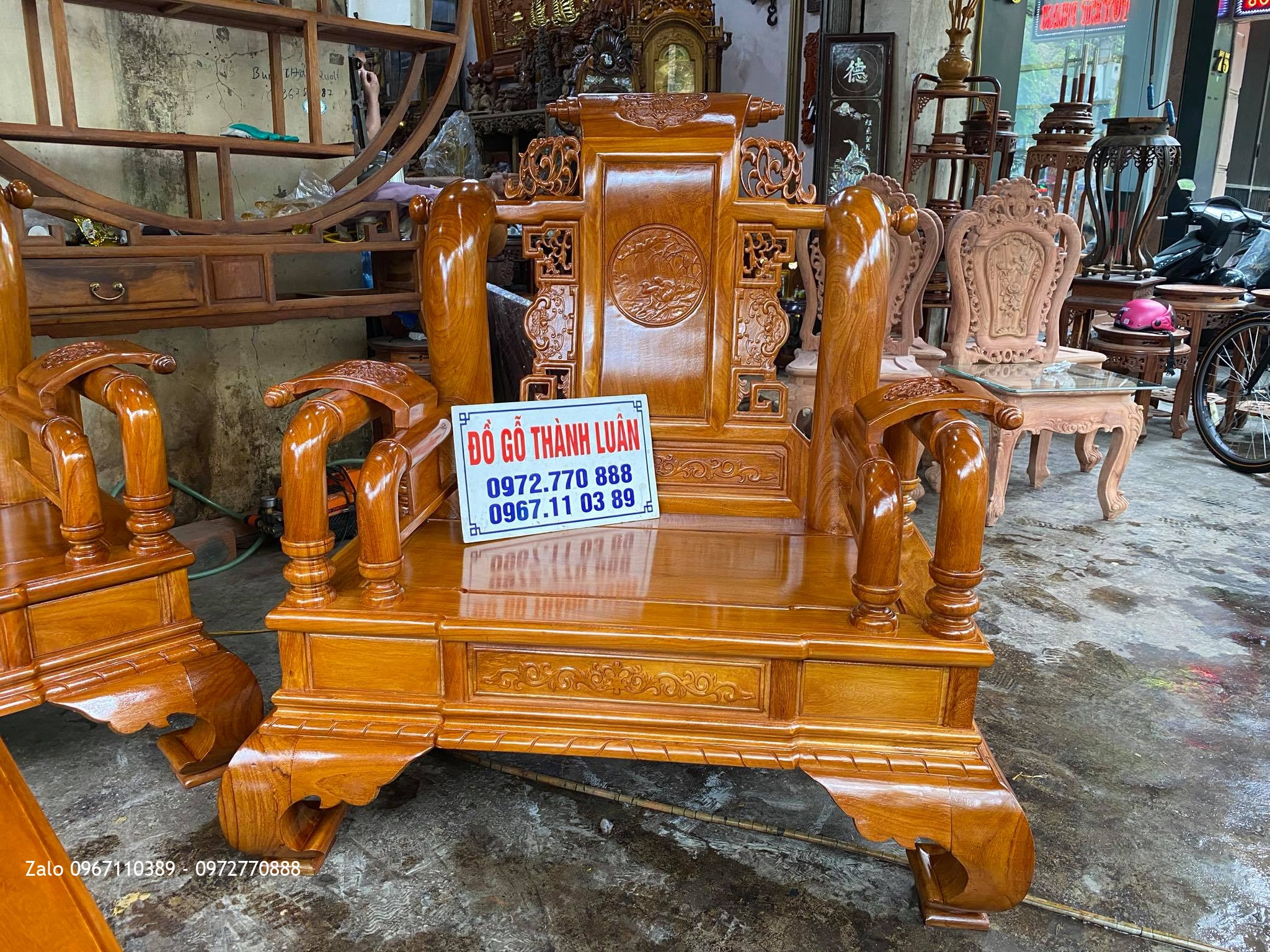 Bộ Bàn Ghế Tần Thuỷ Hoàng Cột Liền Gỗ Gõ Đỏ. Anh Phương ở Hải Phòng;