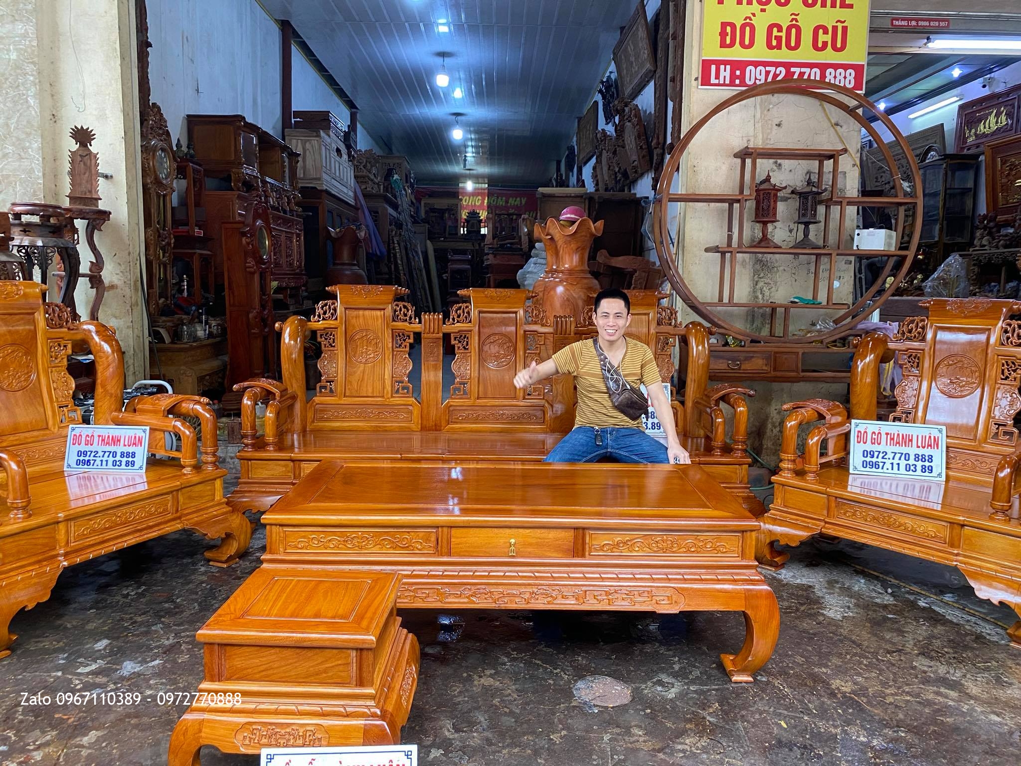 Bộ Bàn Ghế Tần Thuỷ Hoàng Cột Liền Gỗ Gõ Đỏ. Anh Phương ở Hải Phòng..