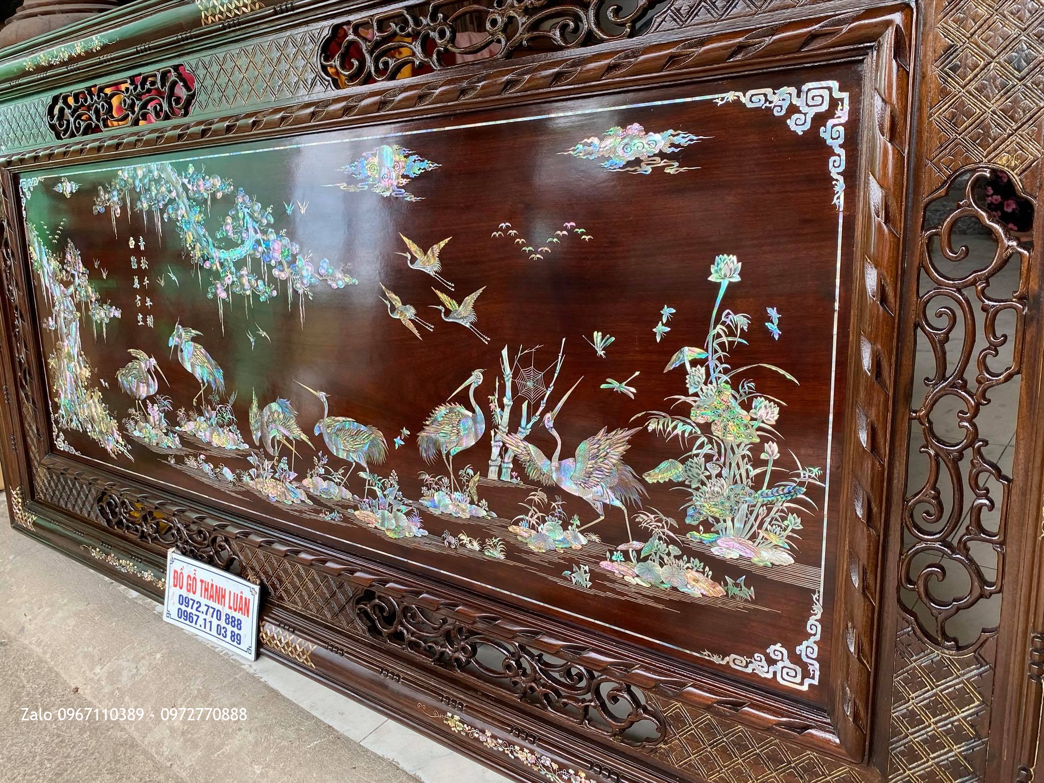 tranh chợ quê và thuận buồm xuôi gió khảm ốc singapo,.