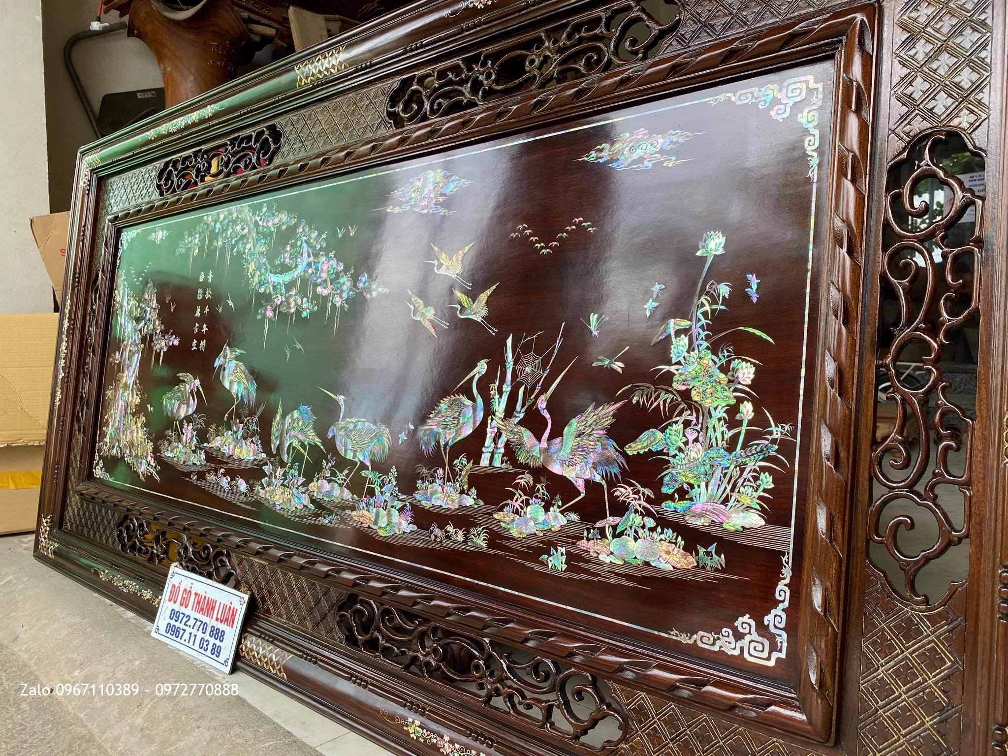 tranh chợ quê và thuận buồm xuôi gió khảm ốc singapo: