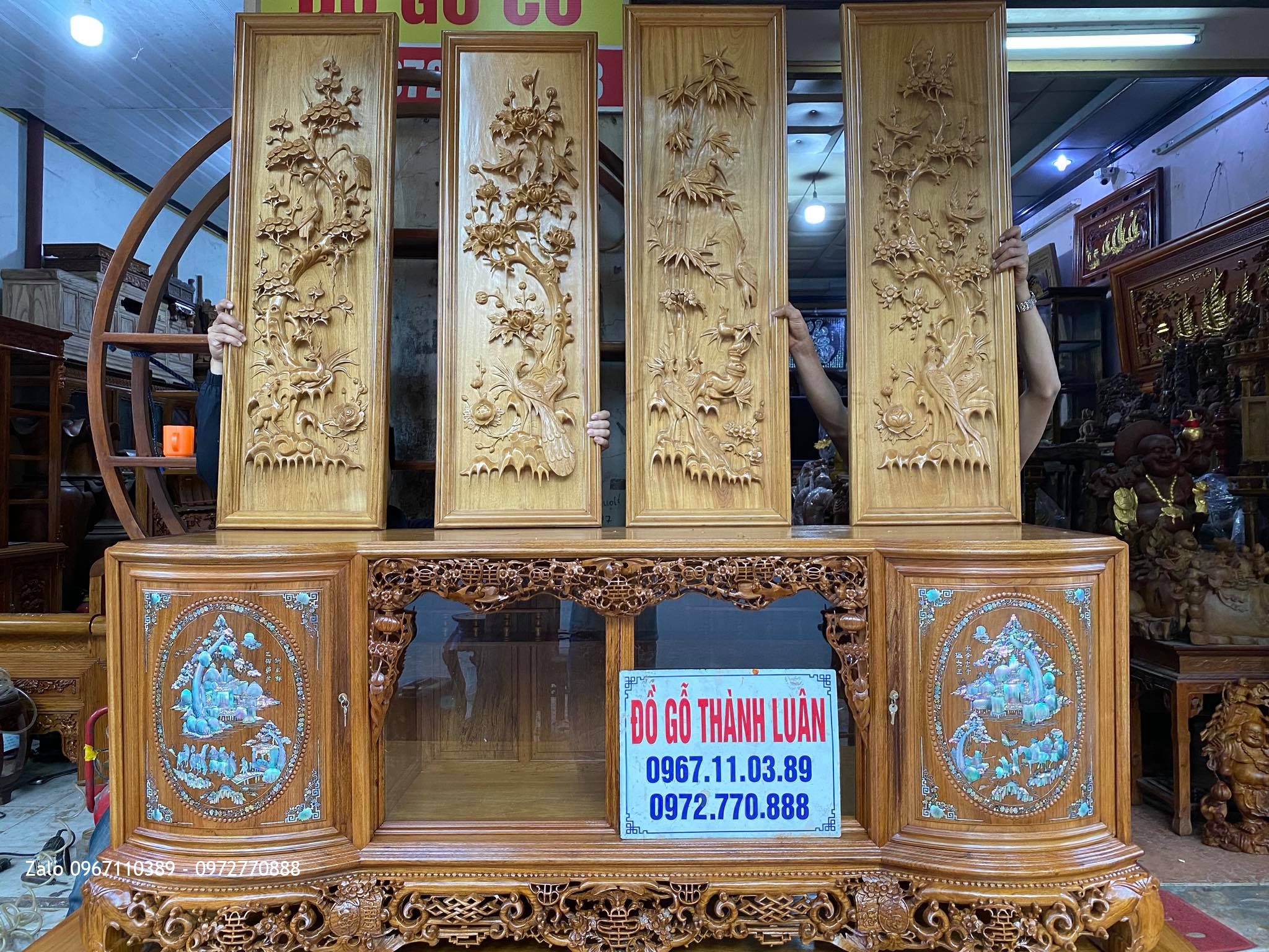 chiếc sập gụ ngũ phúc Tùng Tùng.