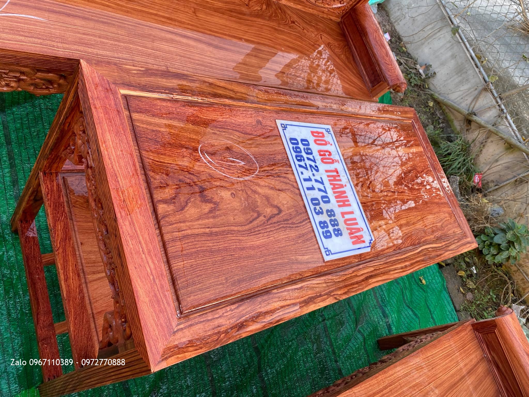 3 bộ trường kỷ gỗ hương đá chọn Vân đẹp.