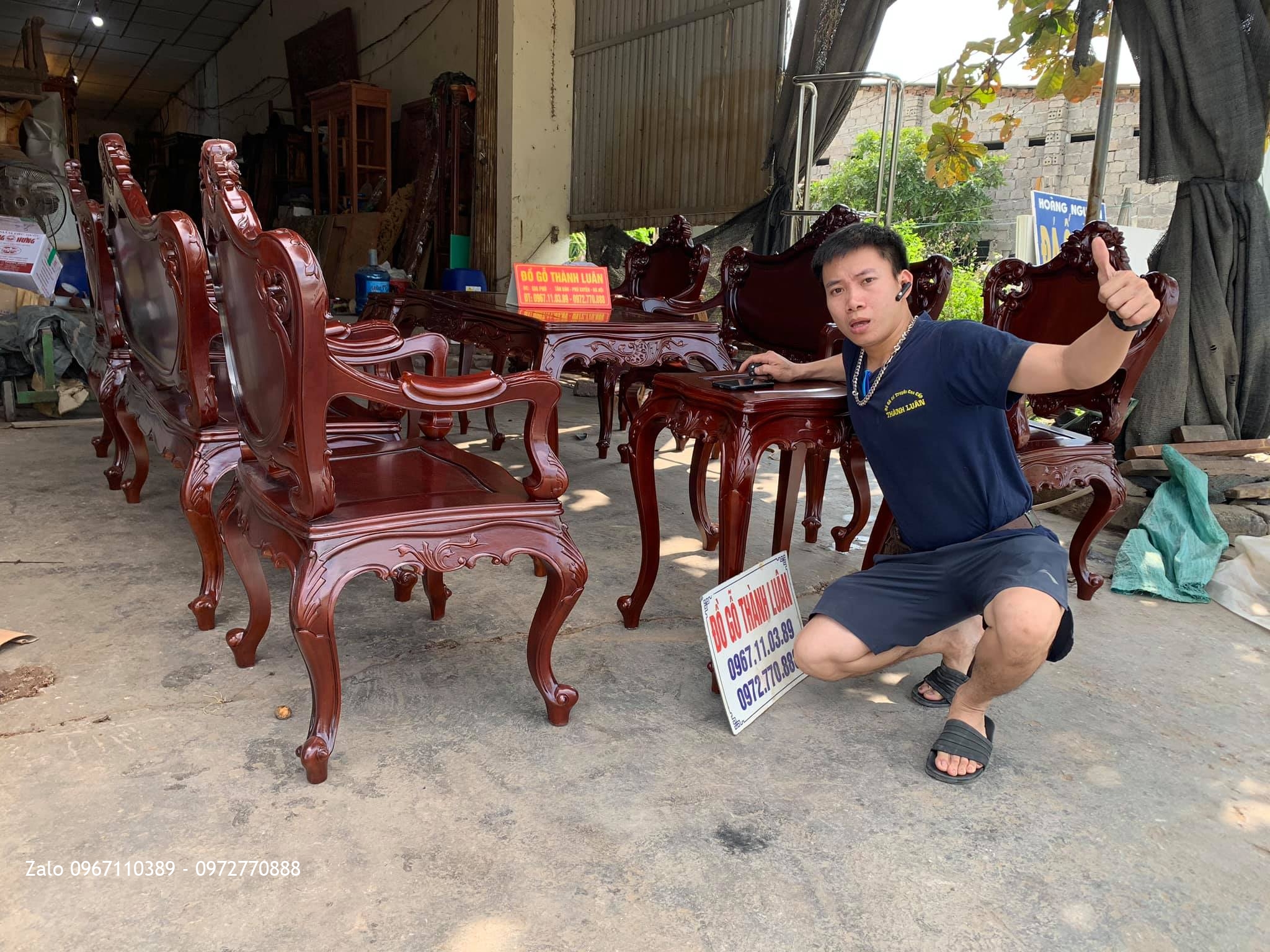 Bộ bàn ghế Lu-i (louis) gỗ Gõ Đỏ 9 món. A Hội Xã Đông, huyện KBang tỉnh Gia Lai.