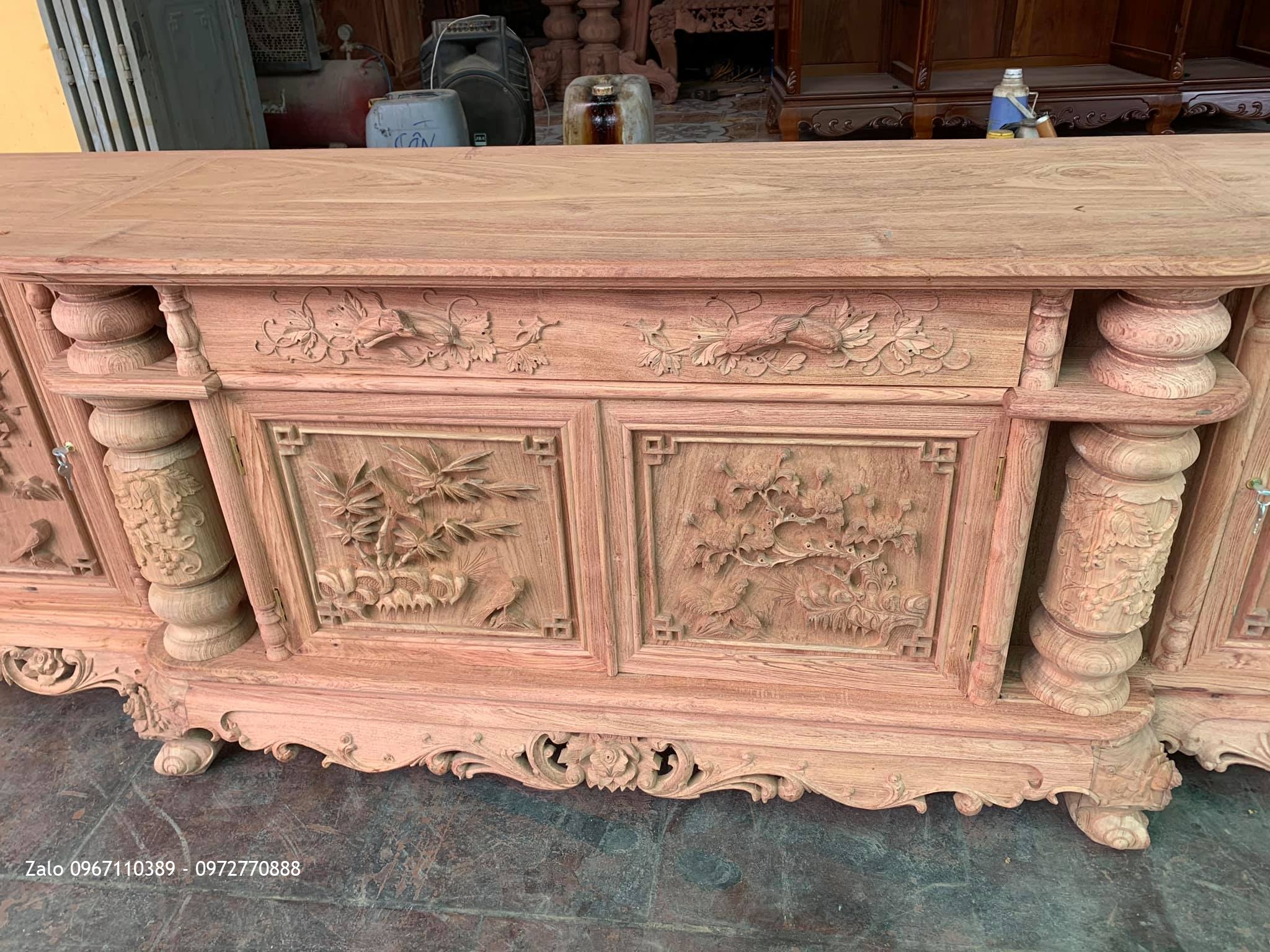 Kệ Tivi Cột Nho Cánh Đục Tứ Quý Kênh Bong,Chân Hoa Hồng VÍP.