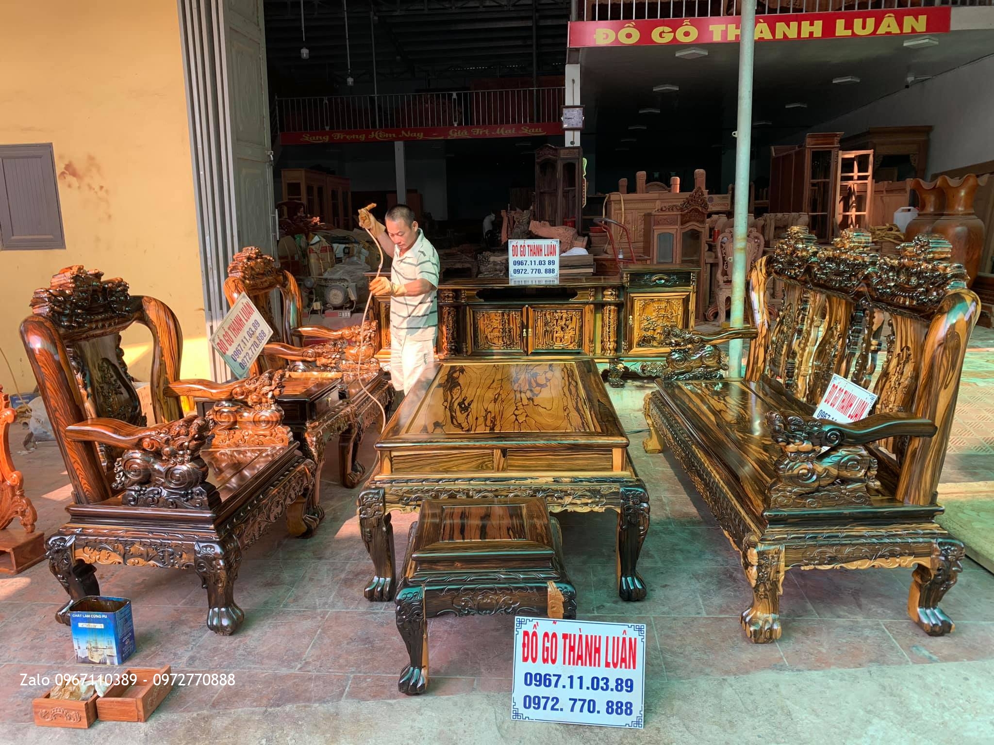 Bộ Ghế Minh Nghê, Kệ Tivi Gỗ Mun Siêu Vip. GĐ A Tuyên Tp Phủ Lý Hà Nam.,