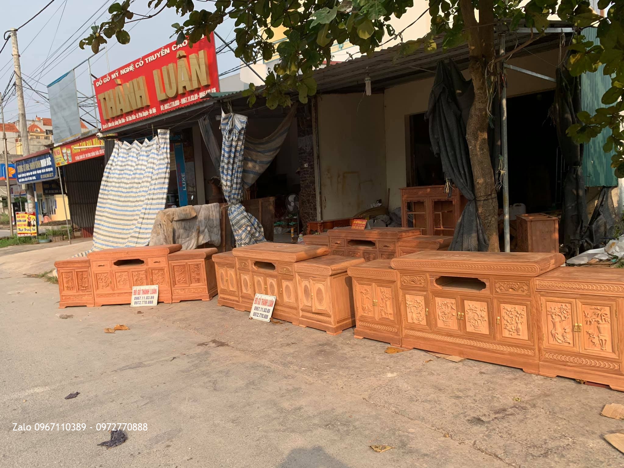 4 Kệ Tivi Kiểu Mõ Đồng Tiền Vip Gỗ Gõ Và Gỗ Hương