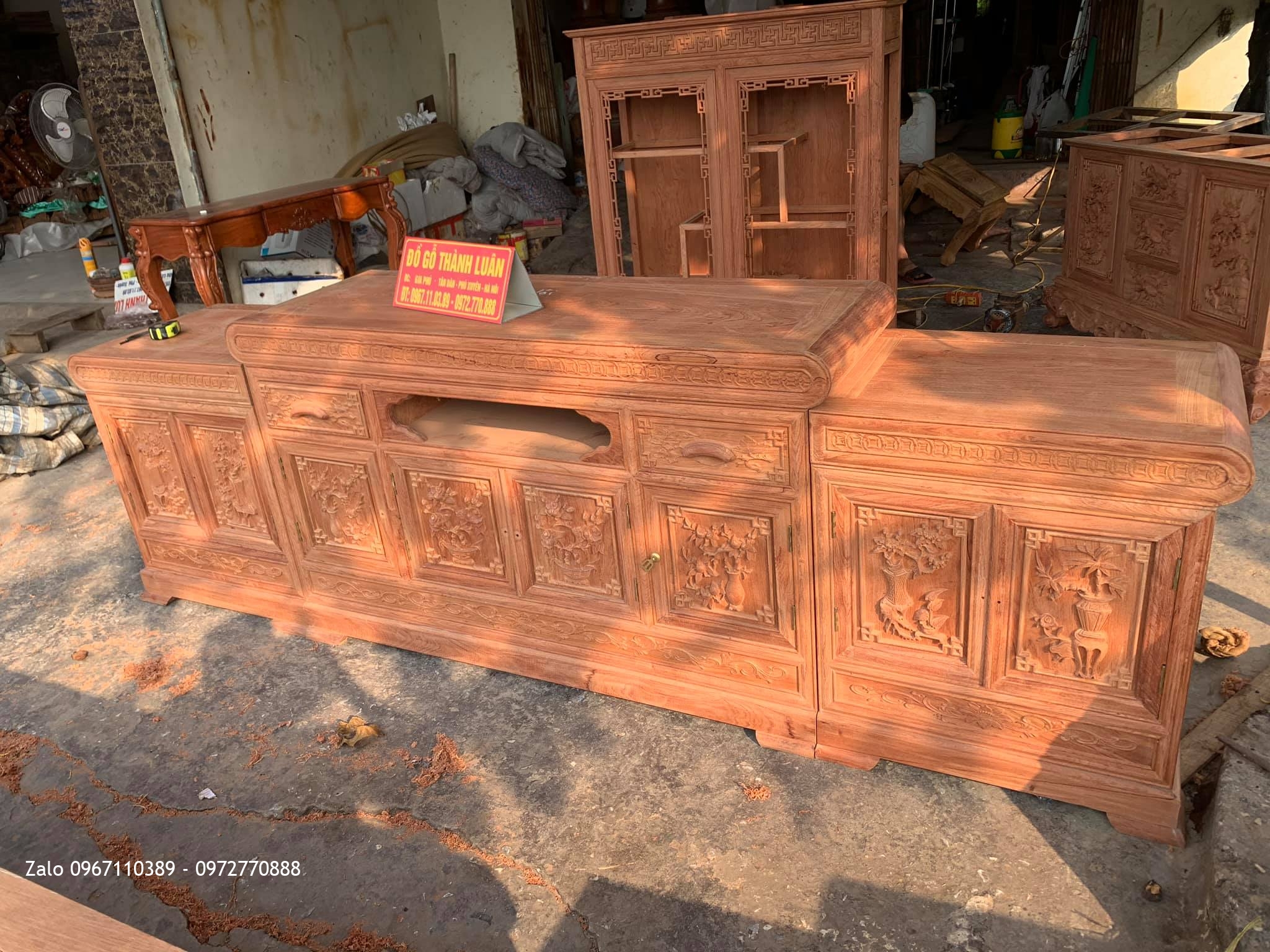 4 Kệ Tivi Kiểu Mõ Đồng Tiền Vip Gỗ Gõ Và Gỗ Hương..