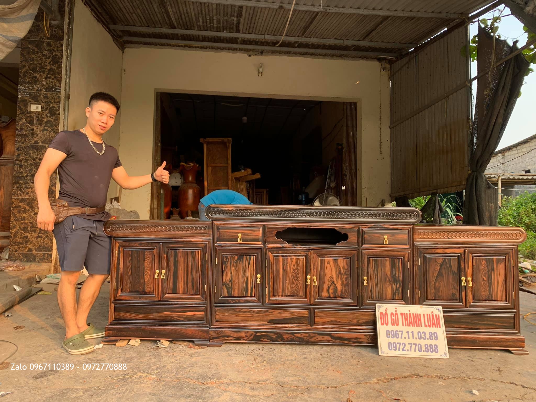 Kệ Tivi Gỗ Mun Kiểu Mõ Đồng Tiền Vip. A Minh Phố Tía, Thường Tín, HN.