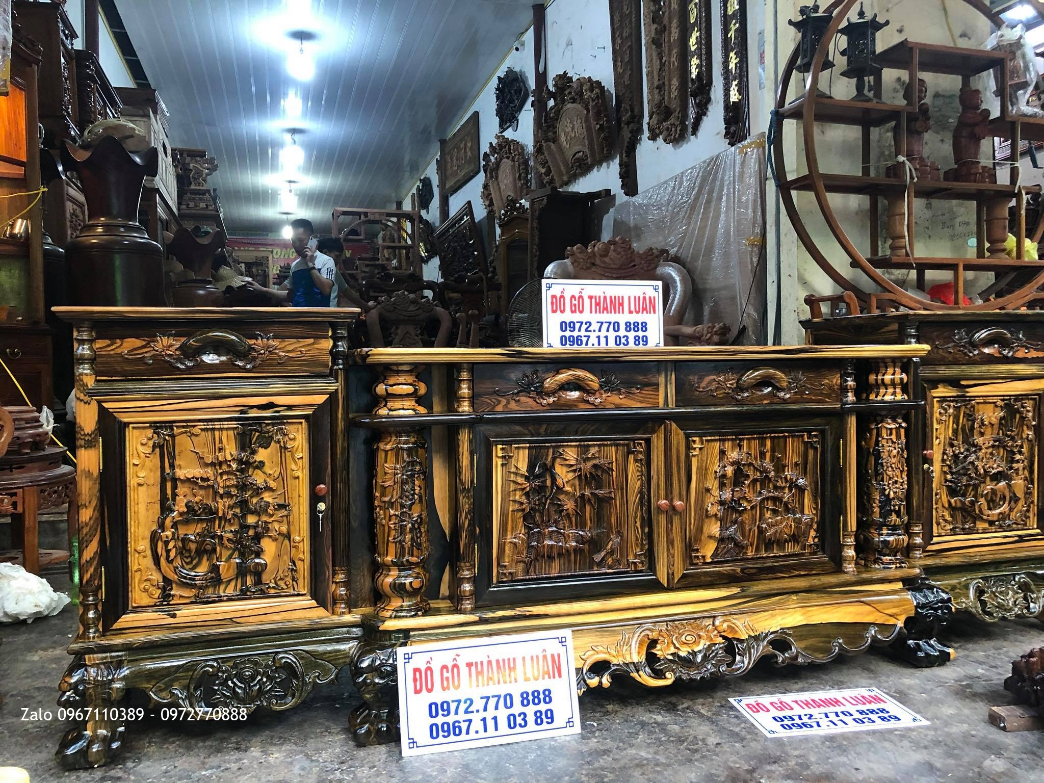 Siêu Phẩm Kệ Tivi Gỗ Mun Hoa Vân Đỉnh Cao. Anh Bùi Anh Ở An Lão Hải Phòng..