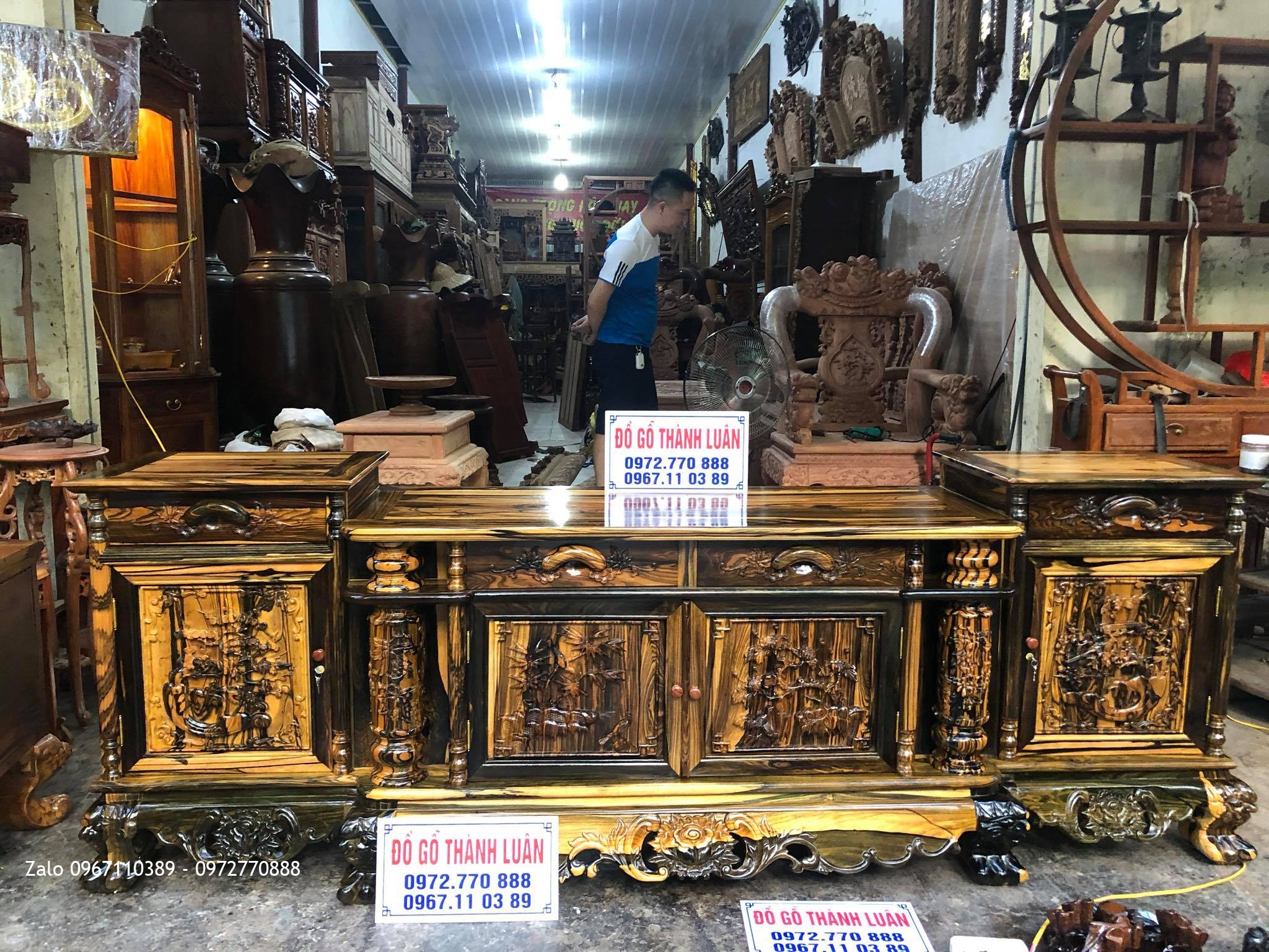 Siêu Phẩm Kệ Tivi Gỗ Mun Hoa Vân Đỉnh Cao. Anh Bùi Anh Ở An Lão Hải Phòng..