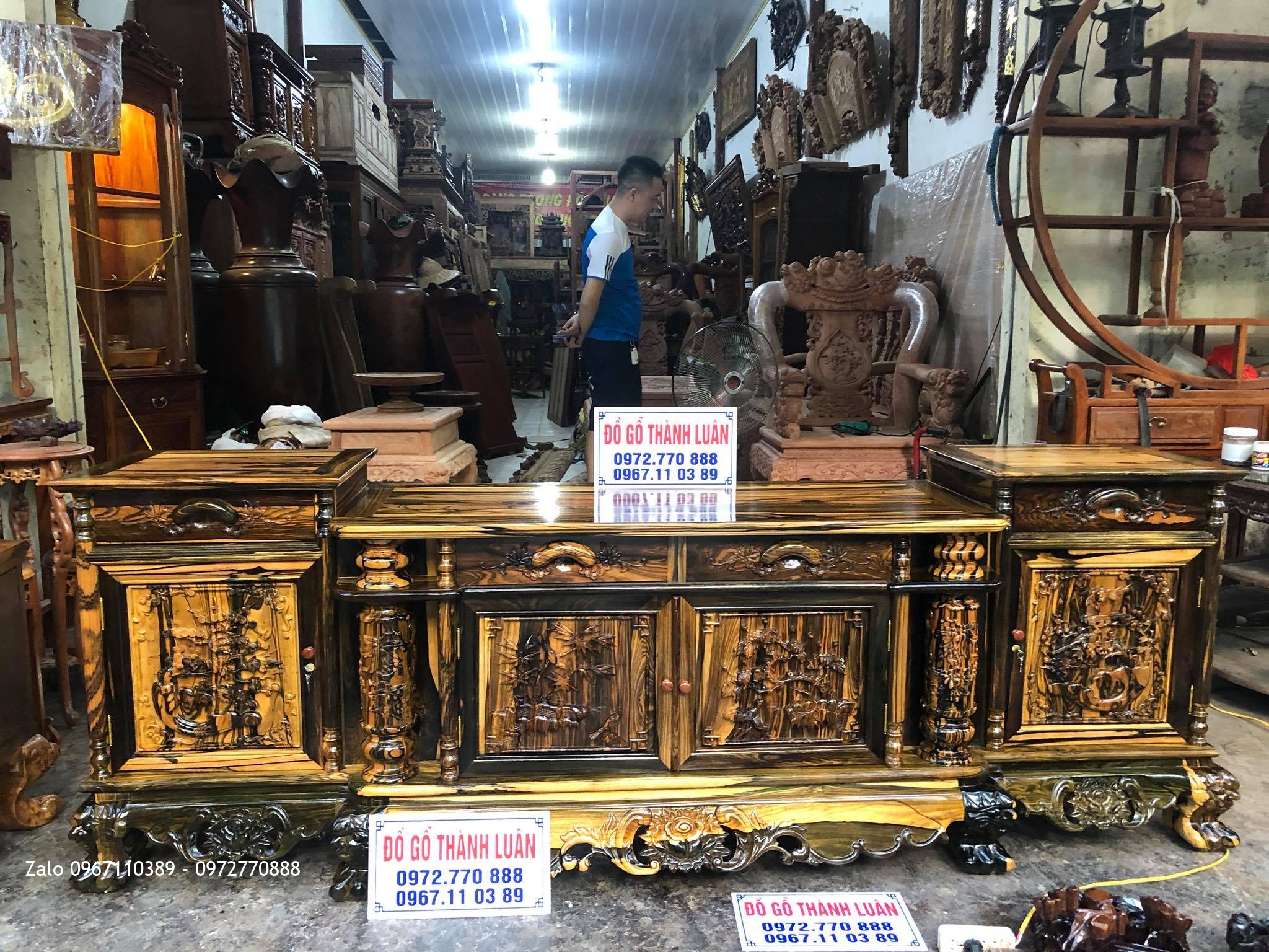 Siêu Phẩm Kệ Tivi Gỗ Mun Hoa Vân Đỉnh Cao. Anh Bùi Anh Ở An Lão Hải Phòng.