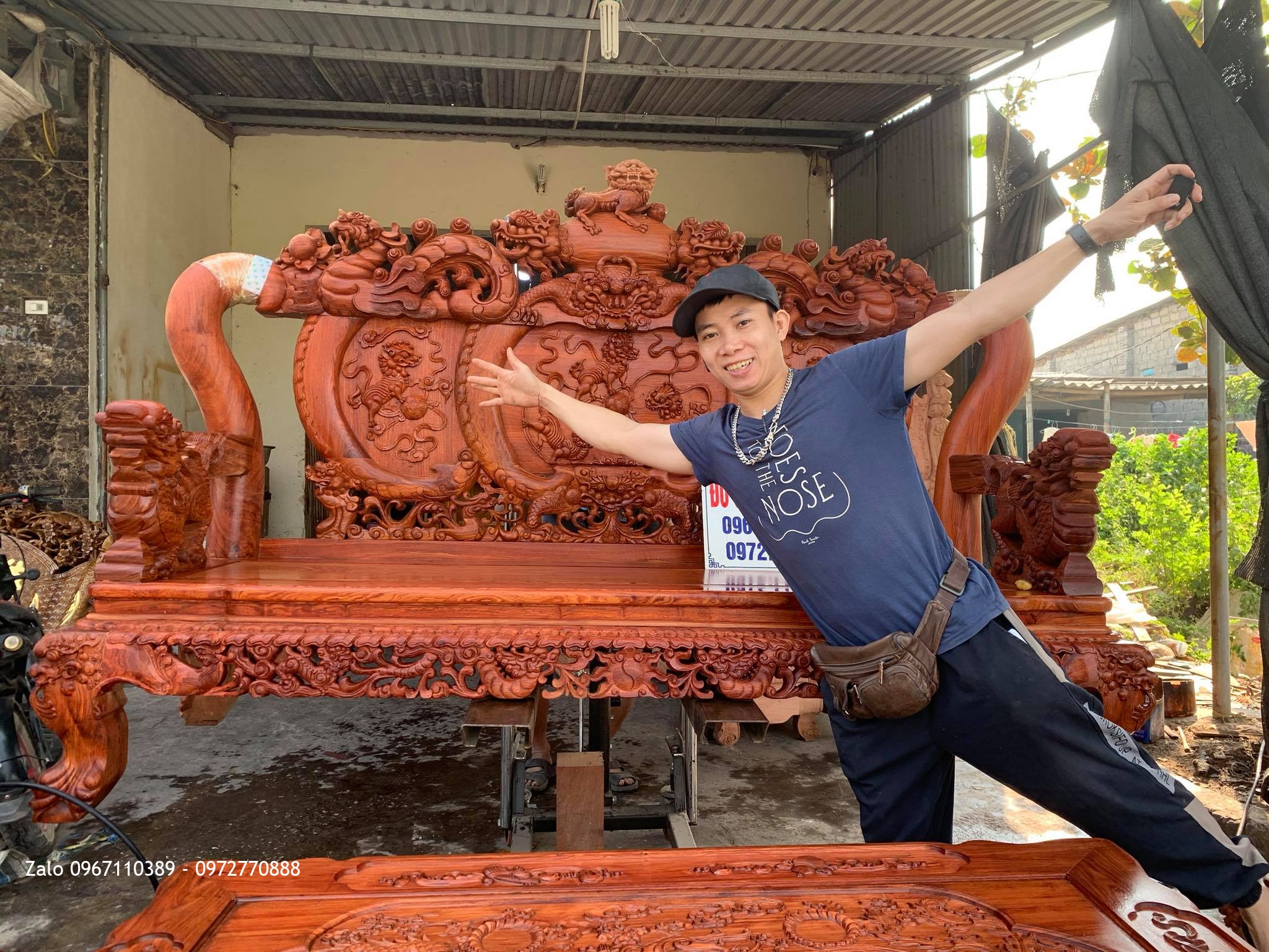 Bộ Ghế Nghê Bảo Đỉnh Cột 12. Gồm 6 Món Vip Gỗ Hương