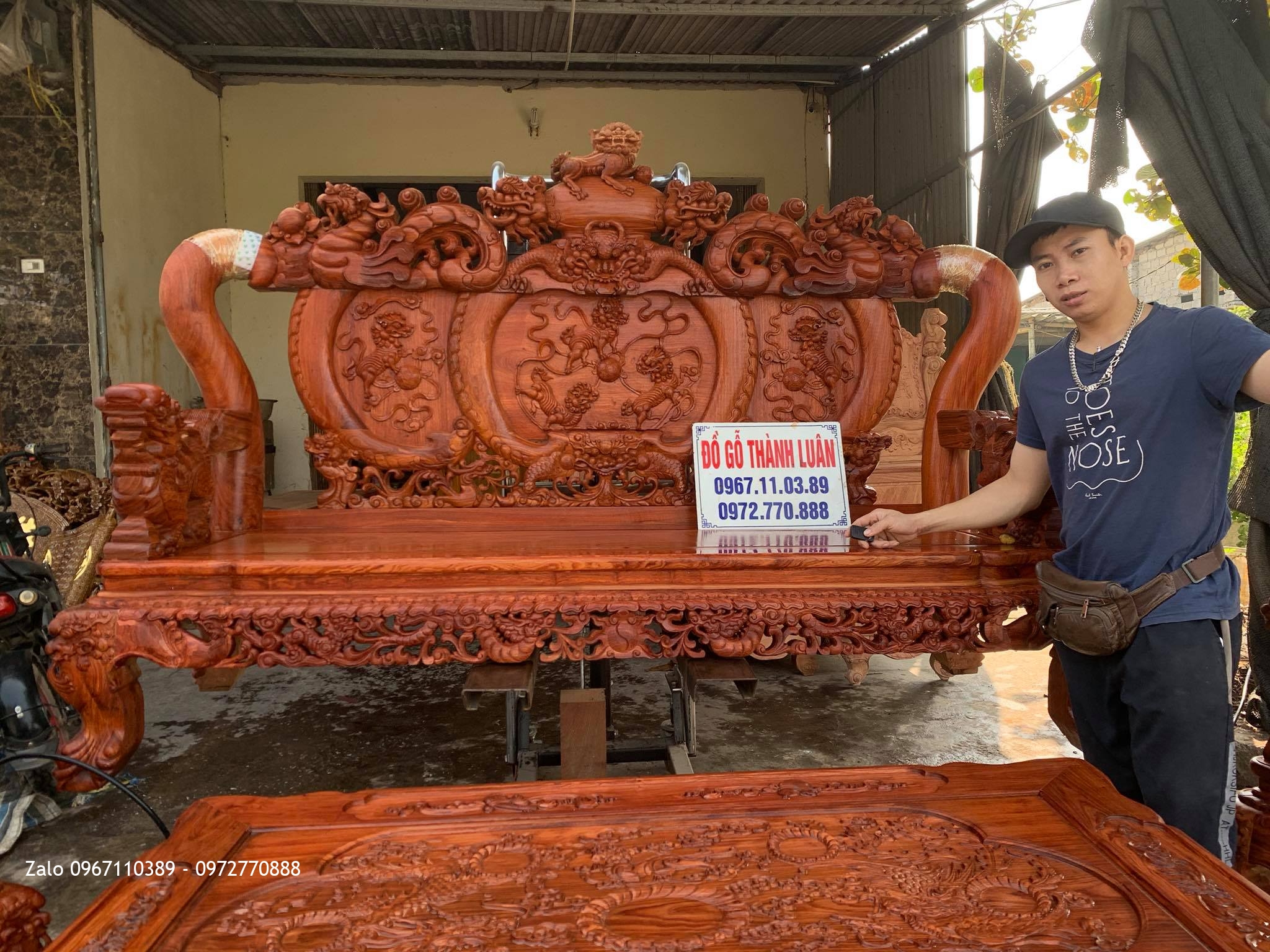 Bộ Ghế Nghê Bảo Đỉnh Cột 12. Gồm 6 Món Vip Gỗ Hương: