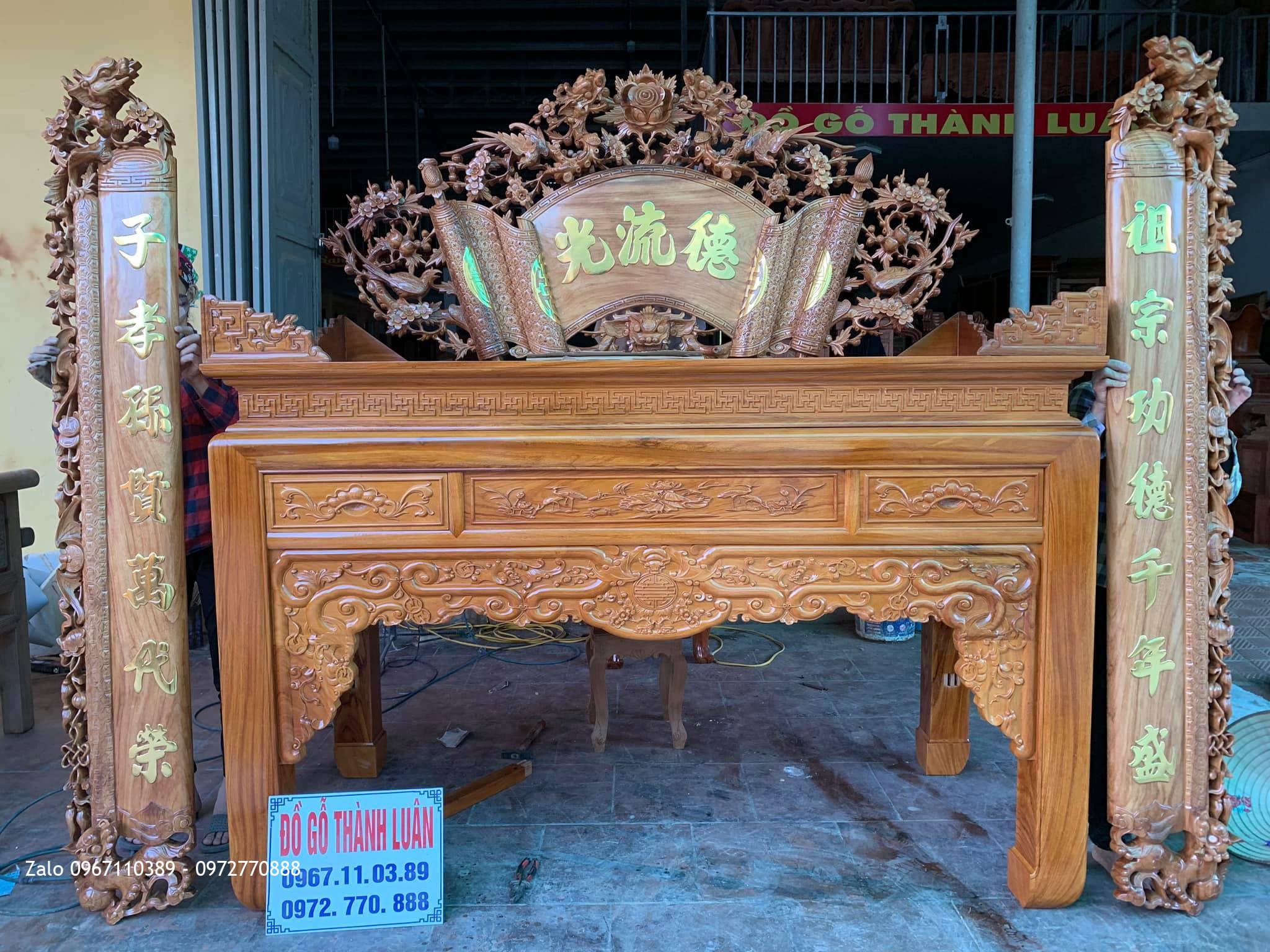 Bàn Thờ Triện, Cuốn Thư Câu Đối Gỗ Gõ Đỏ Cho Chú Huynh Ở Quang Lãng, Phú Xuyên, Hà Nội.