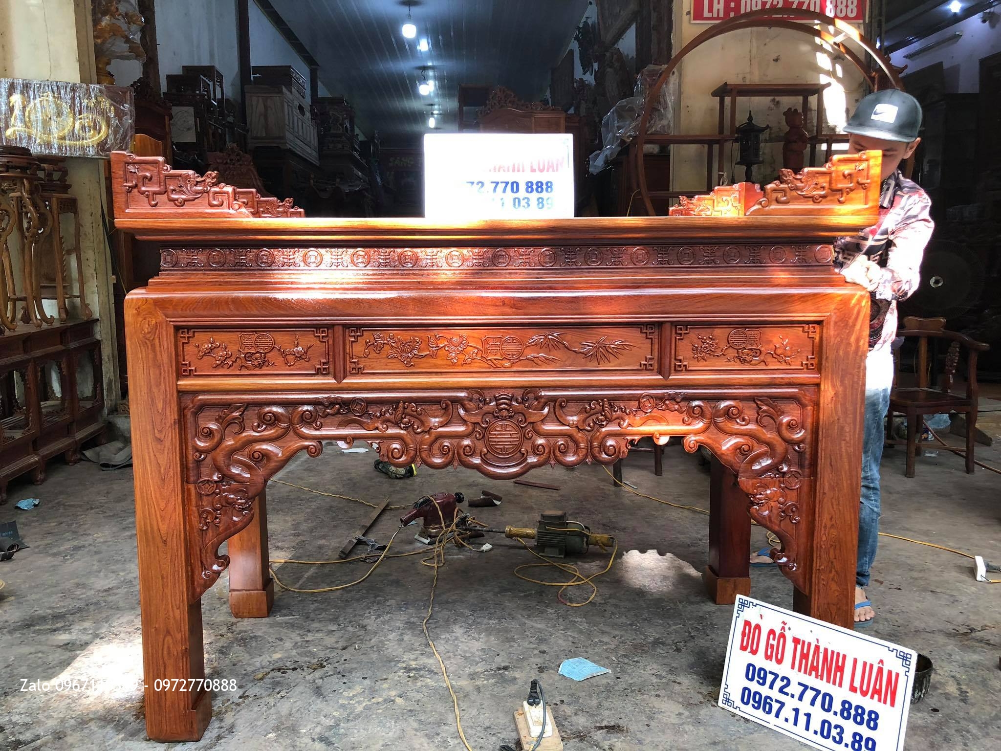 Bàn Thờ Triện Như Ý Gỗ Hương Đỏ Lào. Khách Cầu Đất Hải Phòng