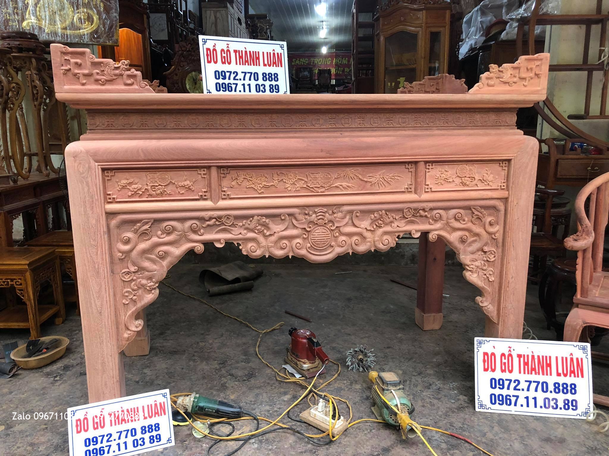 Bàn Thờ Triện Như Ý Gỗ Hương Đỏ Lào. Khách Cầu Đất Hải Phòng.