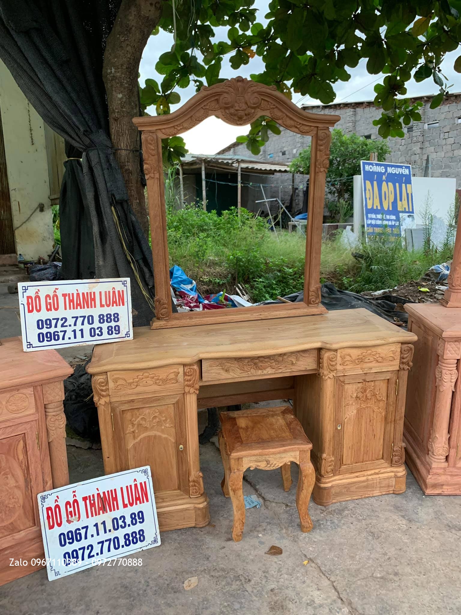 Bàn Trang Điểm Mẫu Hoàng Đế Và Mẫu Bông Lúa.