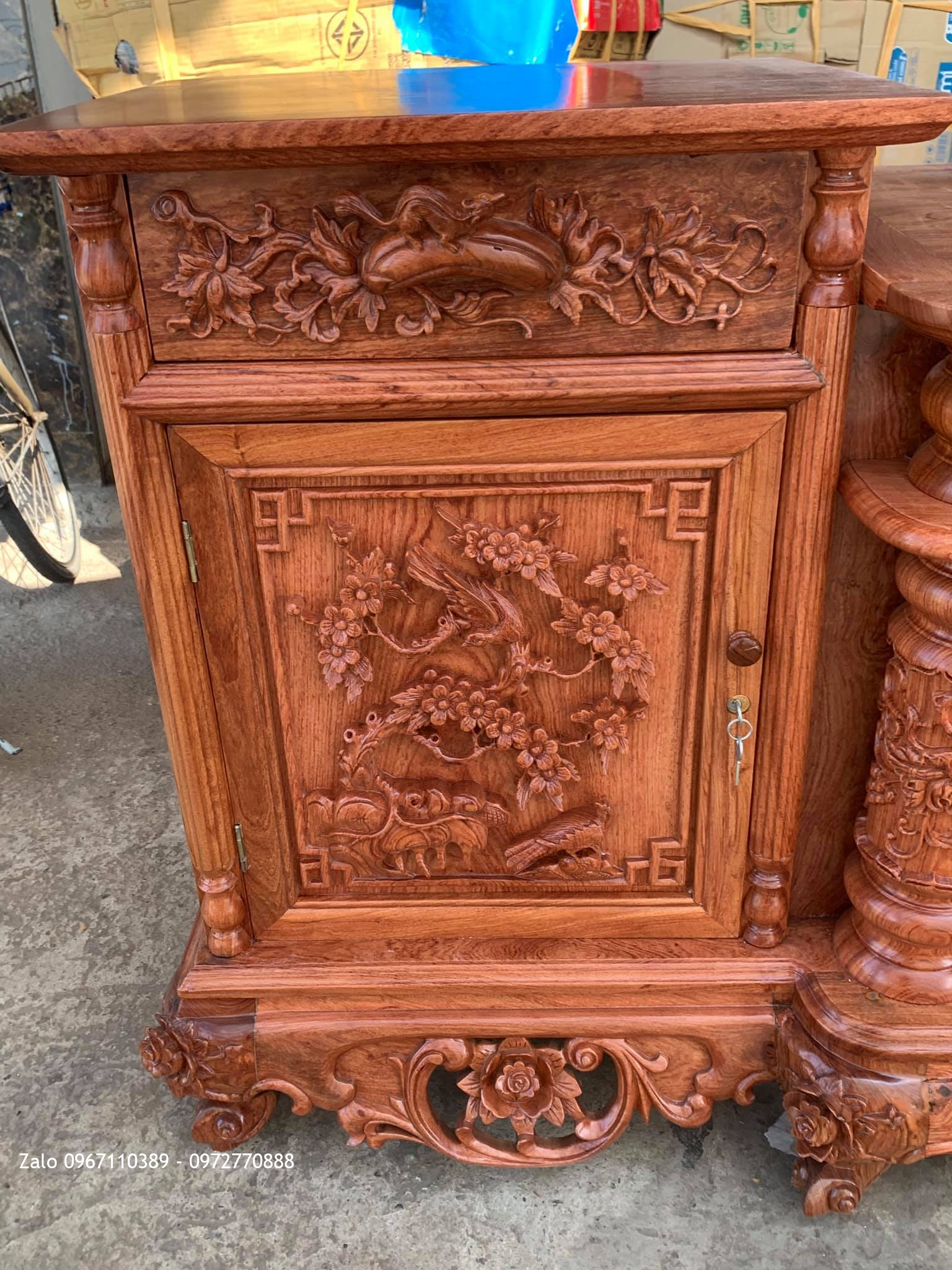 Kệ Tivi Gỗ Hương Đá Mẫu Cột Nho. Anh Thi - Cầu Trương Xá, Hưng Yên..