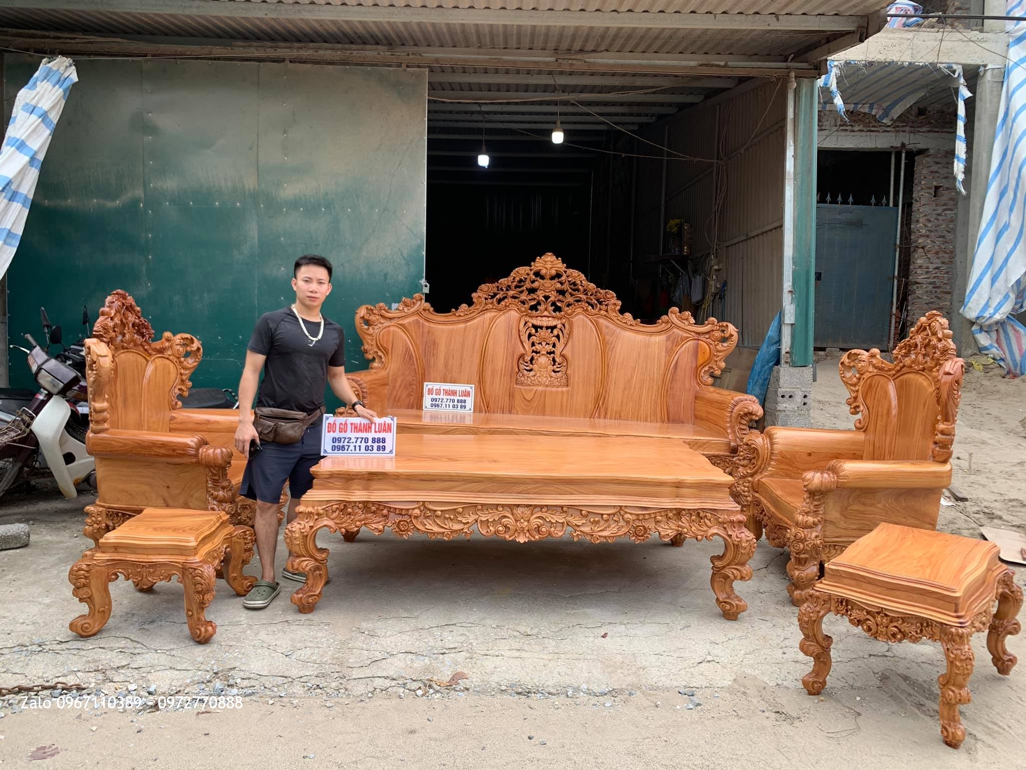 Bộ Ghế Hoàng Gia (Louis) Khủng Gỗ Gõ Tại KĐT Đặng Xá Gia Lâm HN..