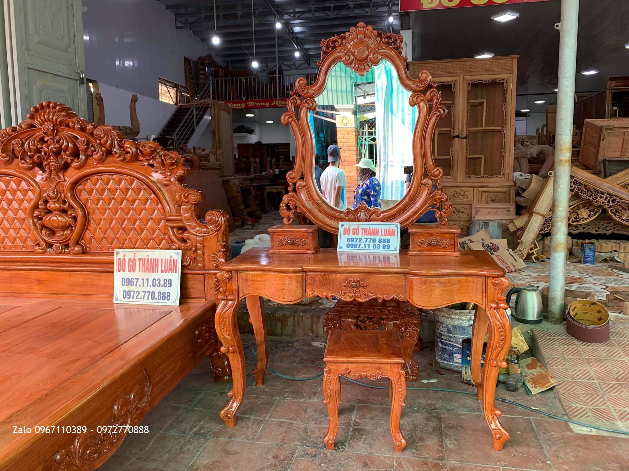 Giường Hồng Lu-i Khủng Gỗ Hương, Bàn Trang Điểm Vip. Chị Hiền Hoàng Mai HN.