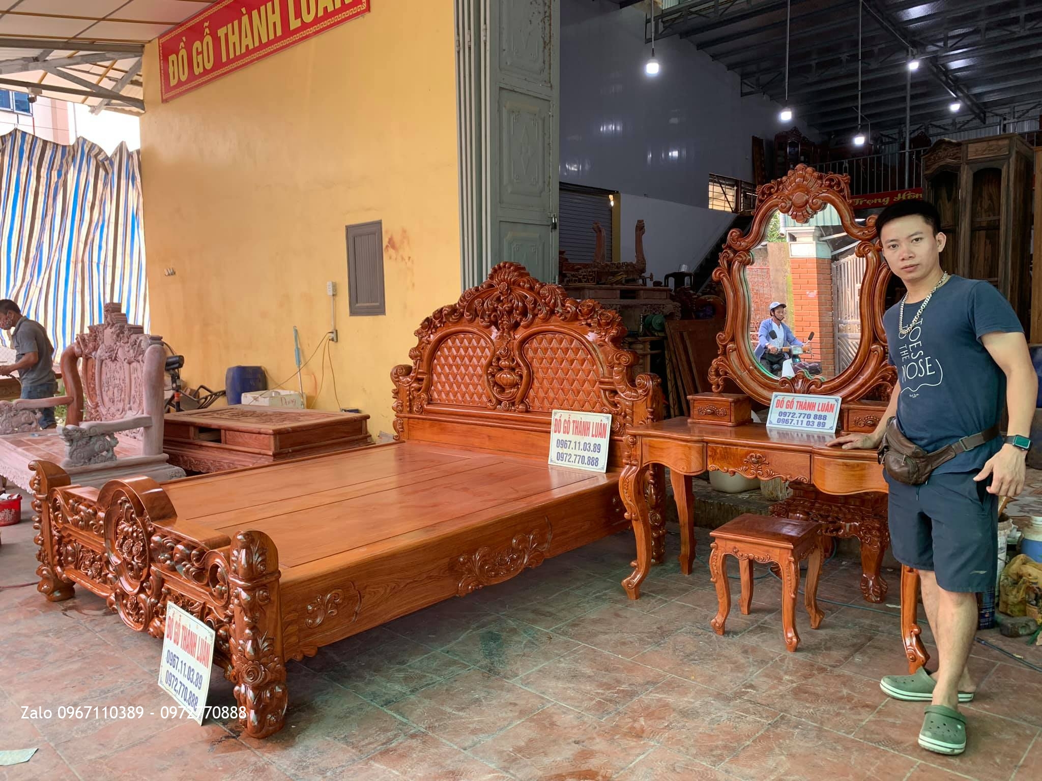 Giường Hồng Lu-i Khủng Gỗ Hương, Bàn Trang Điểm Vip. Chị Hiền Hoàng Mai HN