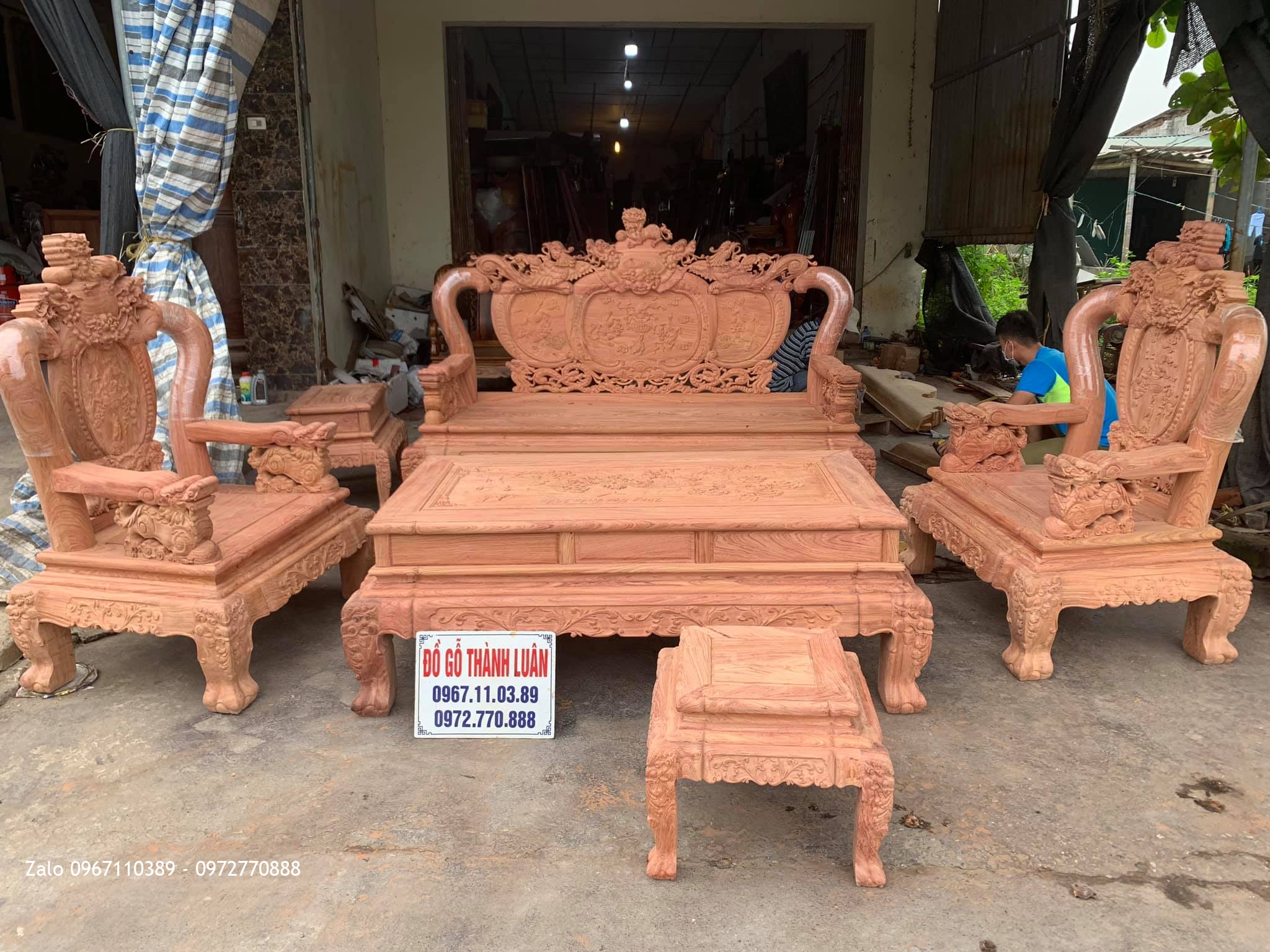 Bộ Bàn Ghế Nghê Bảo Đỉnh Gỗ Hương Đá Víp Cột 12 Gồm 6 Món.