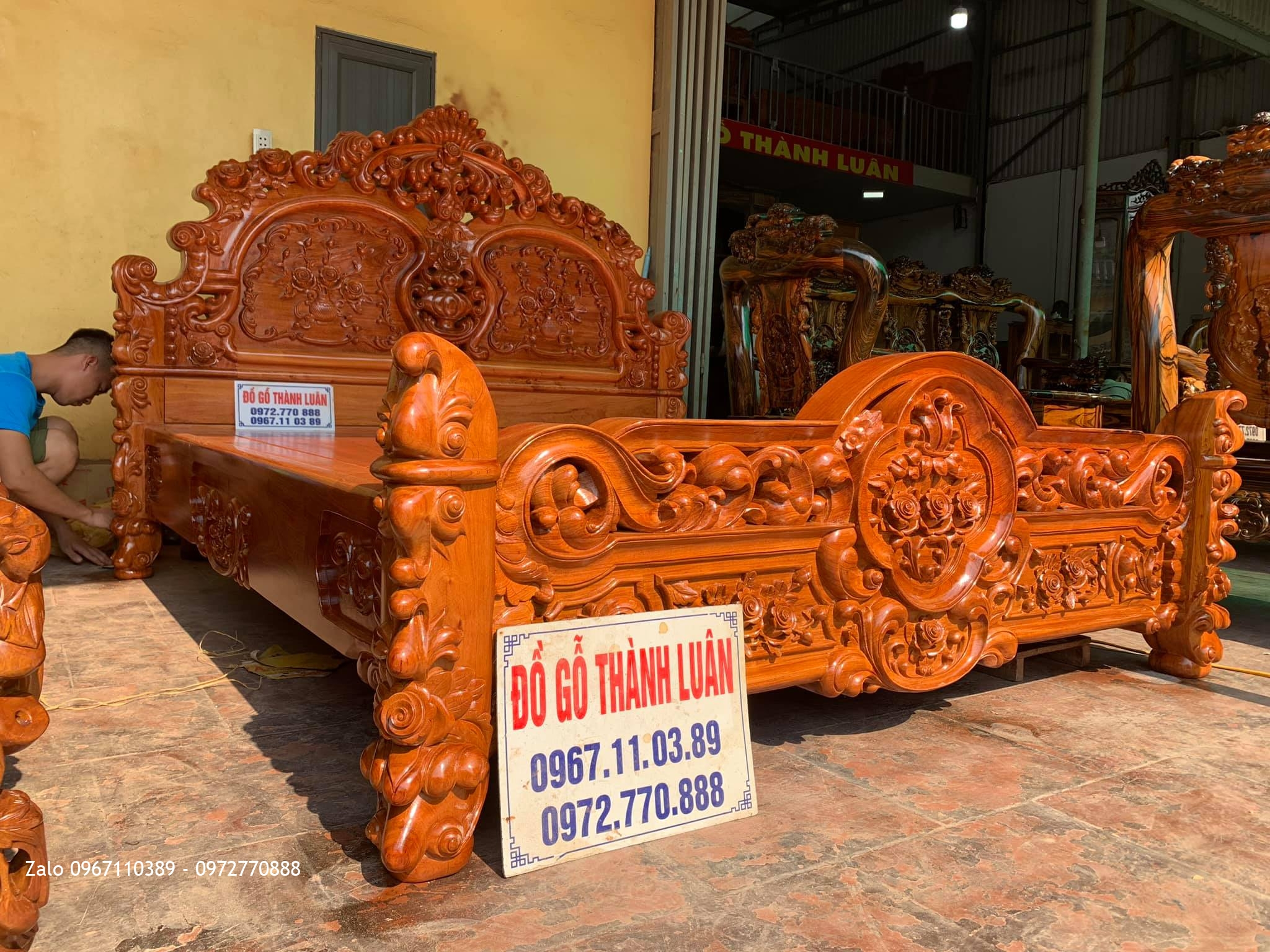 Giường Hồng Lu-i Gỗ Hương Siêu Khủng. Gia Đình Chú Chỉnh Lâm Thao Phú Thọ..