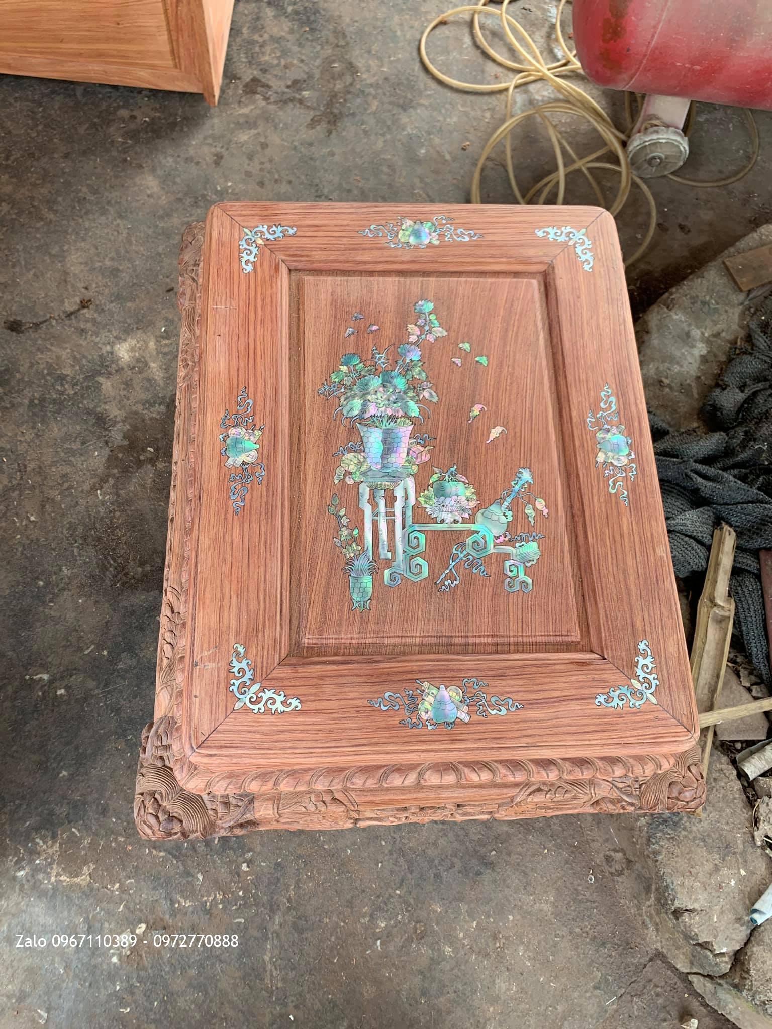 Bộ Bàn Ghế Minh Quốc Đào Chim Yếm Cong Khảm Ốc Đỏ Gỗ Cẩm Lai Vân Víp.