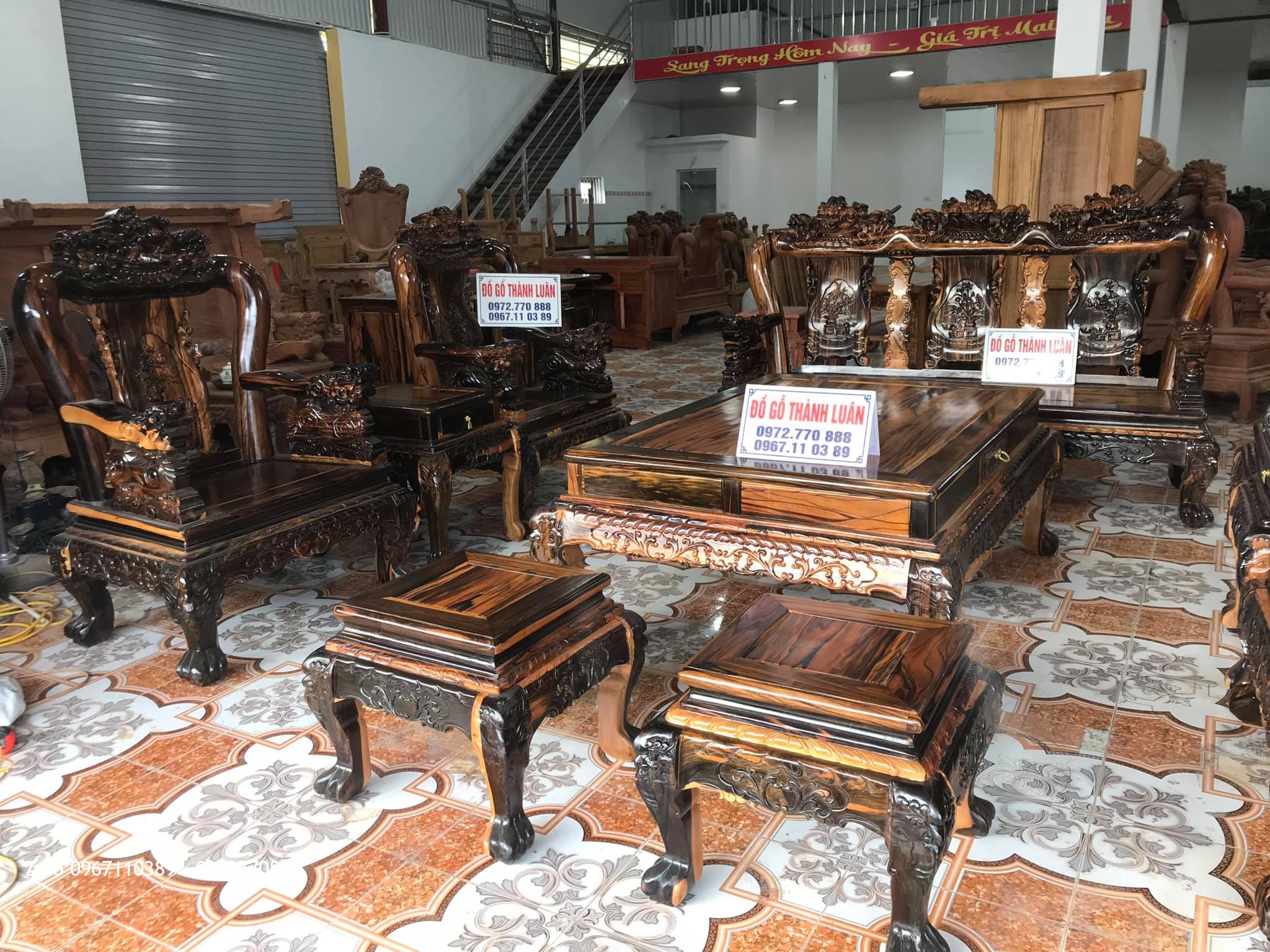 Bộ Ghế Minh Nghê, Kệ Tivi Gỗ Mun Vip. A Huy Tràng An, Bình Lục, Hà Nam.