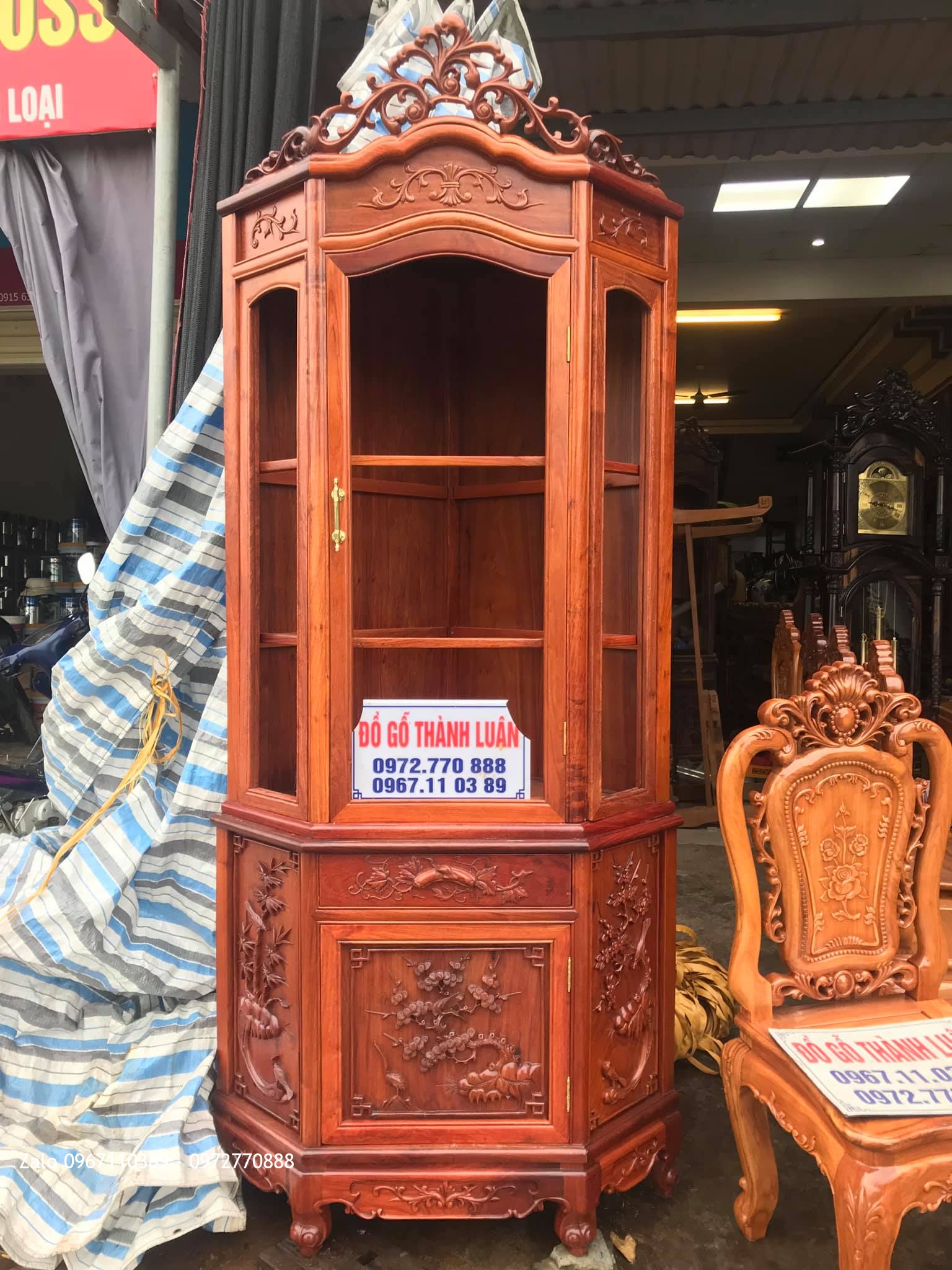 Tủ Rượu Góc Gỗ Hương Đỏ Lào Víp. Anh Chí Vũng Tàu
