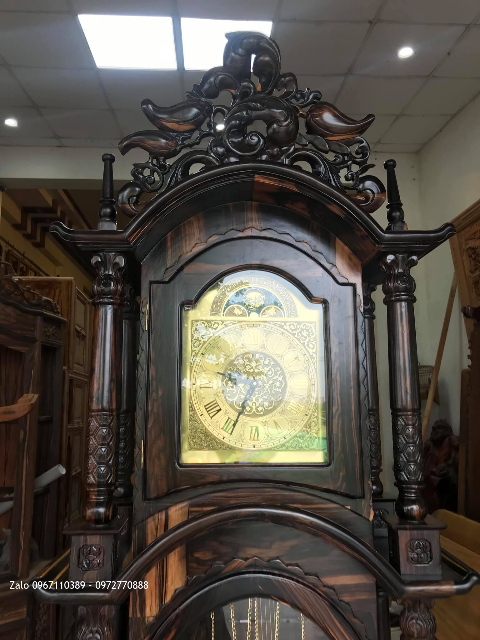 ồng Hồ 8 Cột Gỗ Mun Siêu Víp. Anh Chí Vũng Tàu.,