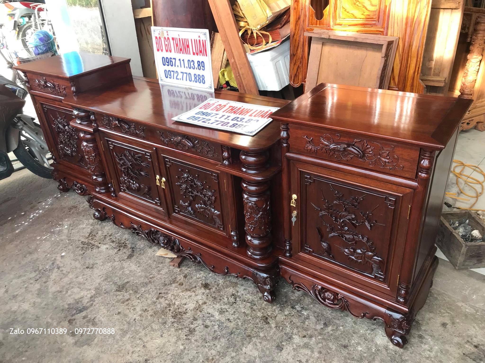 Kệ Tivi Gỗ Gụ Kiểu Cột Nho Đục Tay, A Kiên Hà Trì Hà Nội,