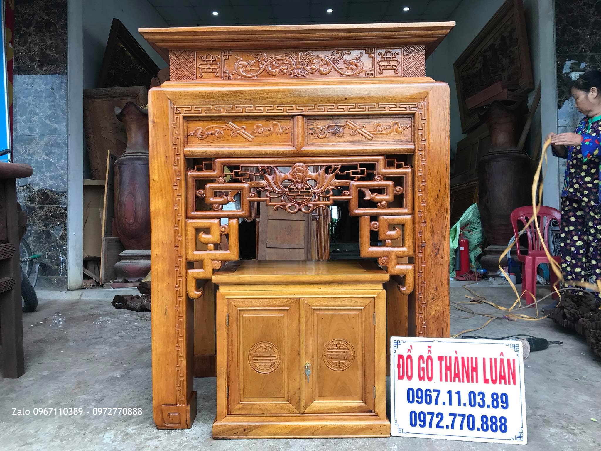 Cặp Ban Thờ Triện Và Tủ Gầm Gỗ Gụ. A Tuấn Định Công HN