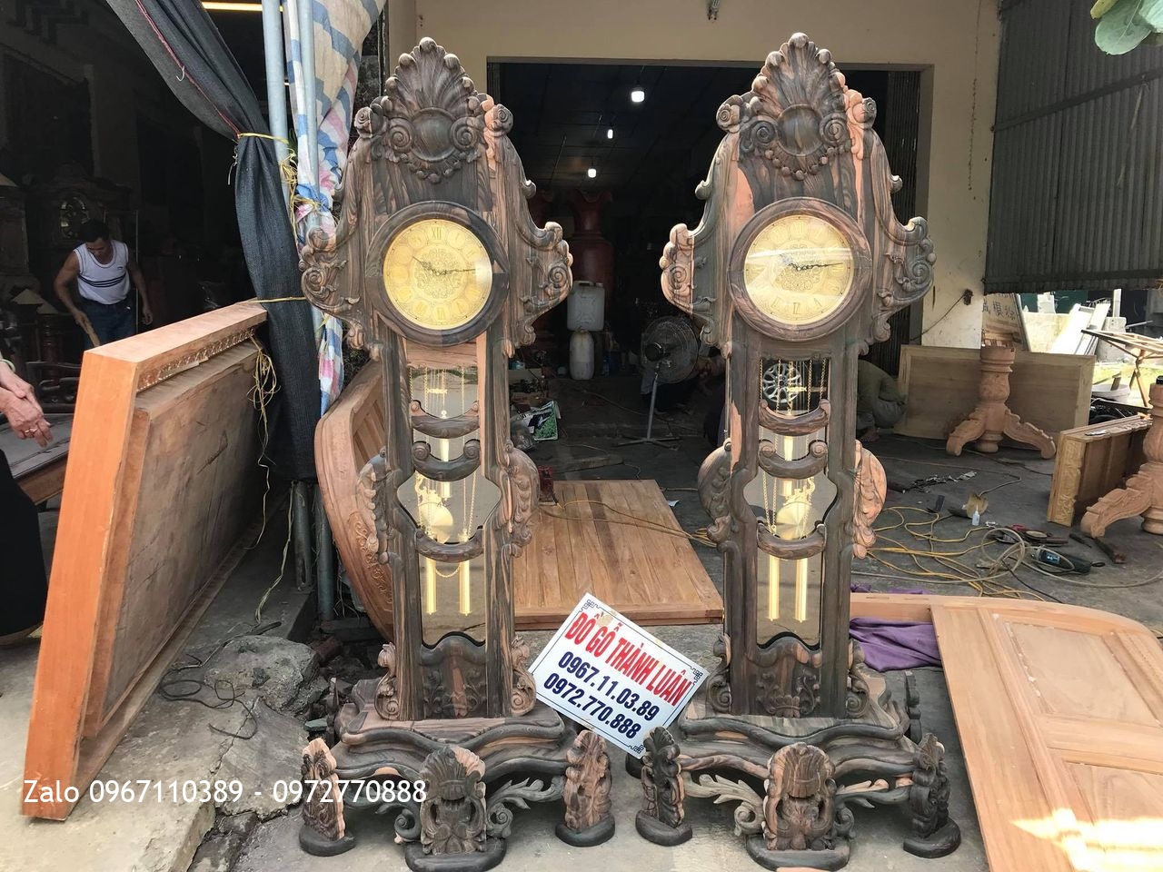 ồng Hồ Kiểu Vương Miện Gỗ Mun Víp