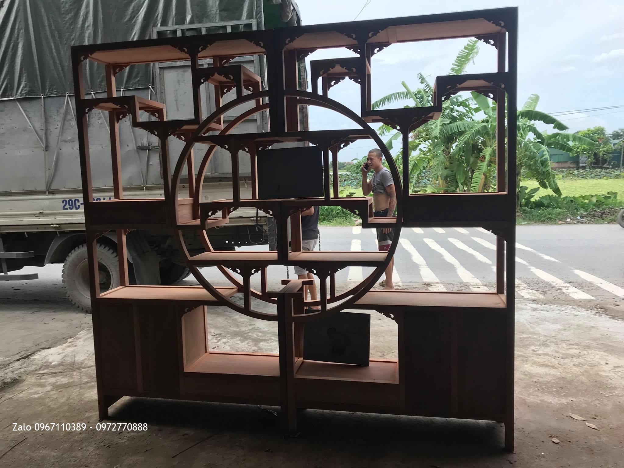 Tủ Bày Đồ Tứ Diện Gỗ Hương Đỏ Lào Víp, Anh Mạnh Thanh Trì Hà Nội.